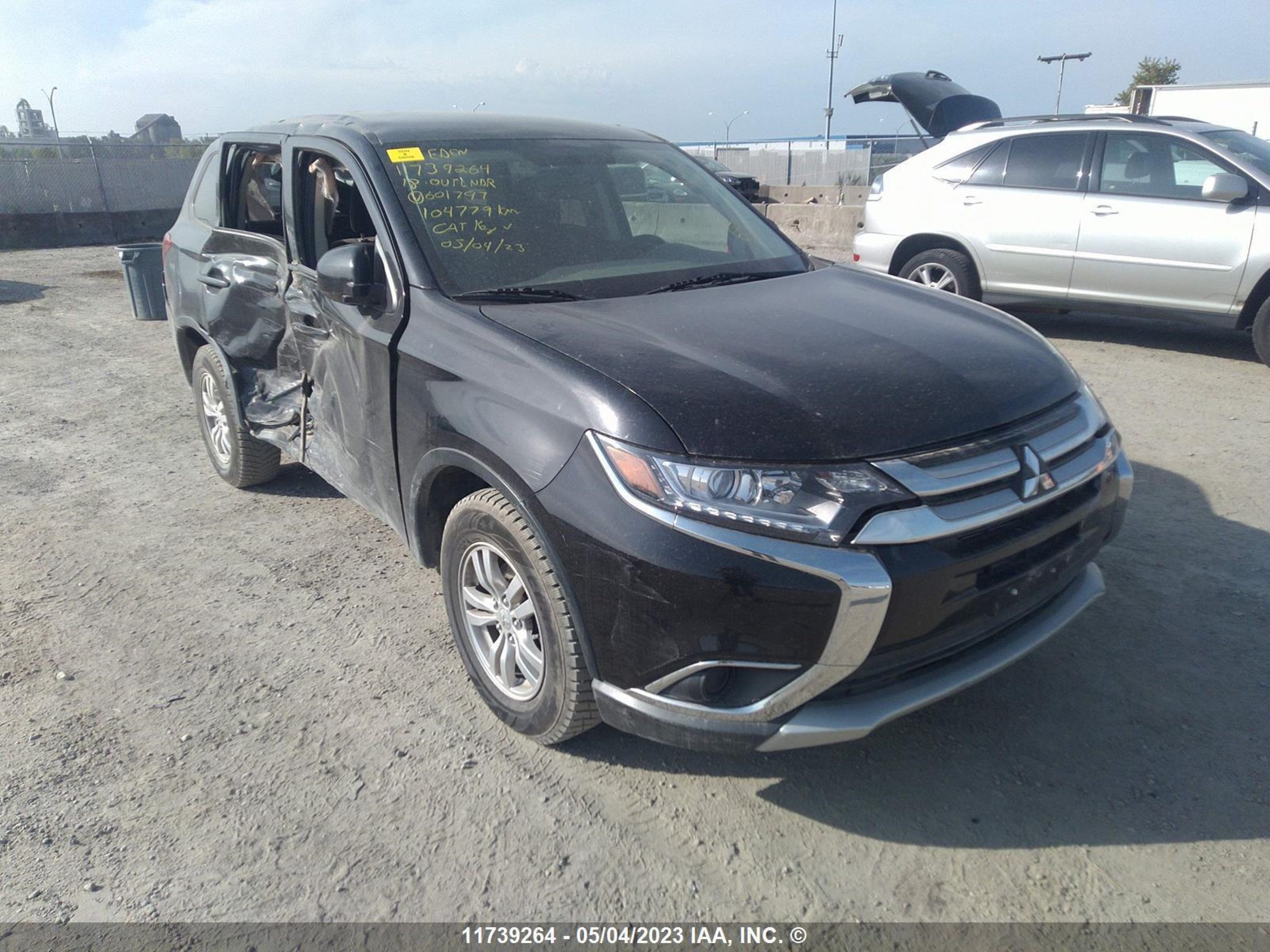 MITSUBISHI OUTLANDER 2018 ja4az2a37jz601797