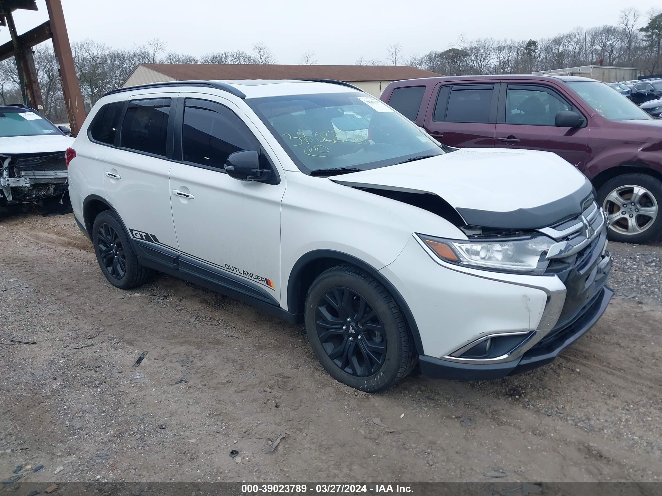 MITSUBISHI OUTLANDER 2018 ja4az3a36jz019034