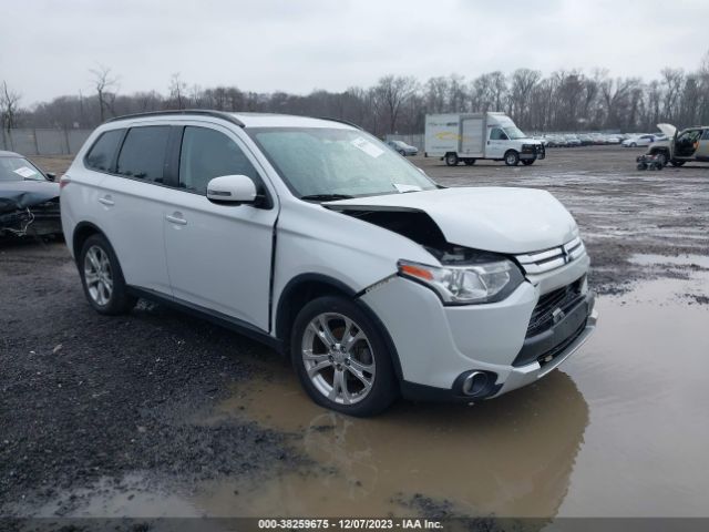 MITSUBISHI OUTLANDER 2015 ja4az3a38fz000847