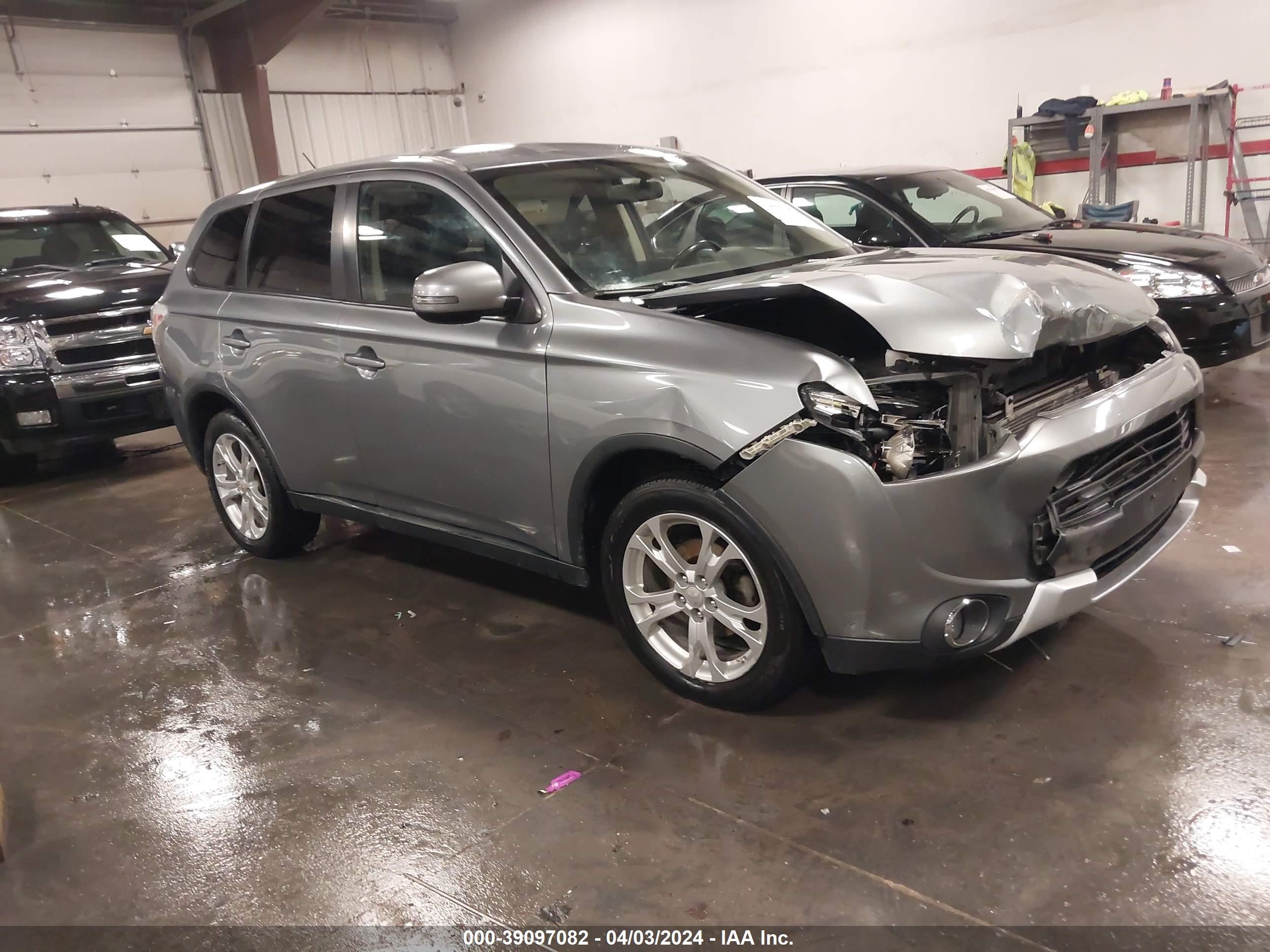 MITSUBISHI OUTLANDER 2015 ja4az3a39fz011646