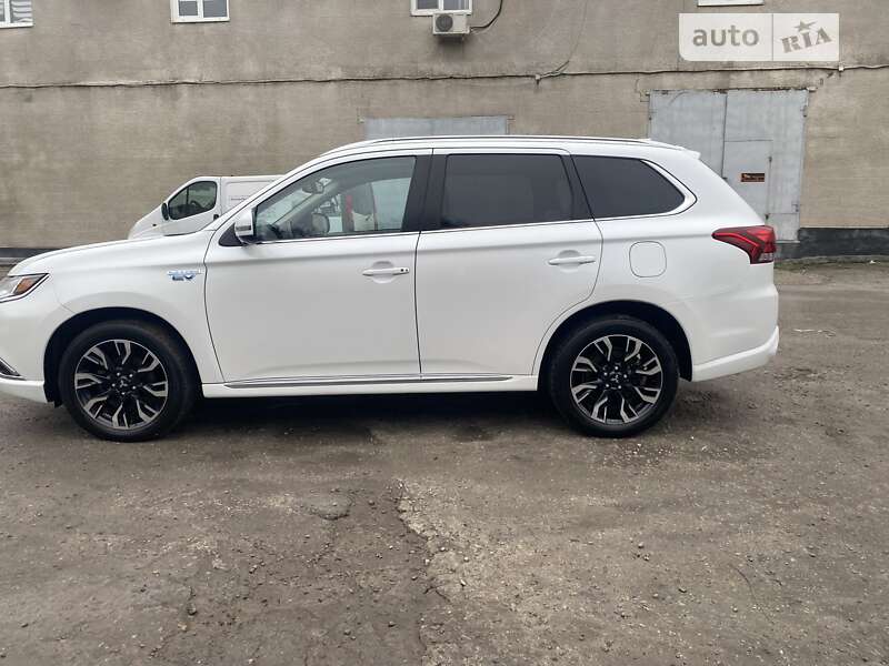 MITSUBISHI OUTLANDER 2018 ja4j24a53jz030567