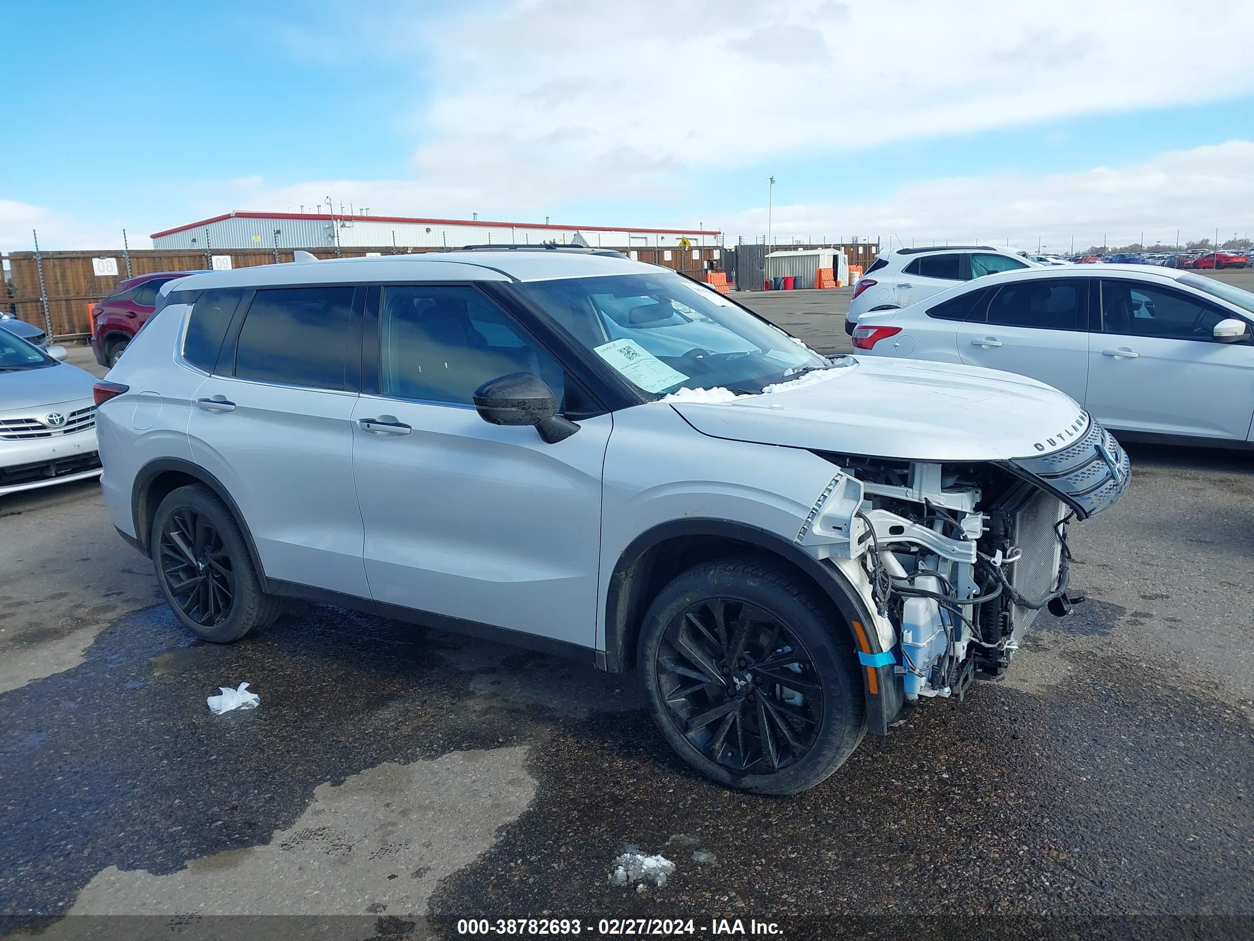 MITSUBISHI OUTLANDER 2023 ja4j3ua88pz035098