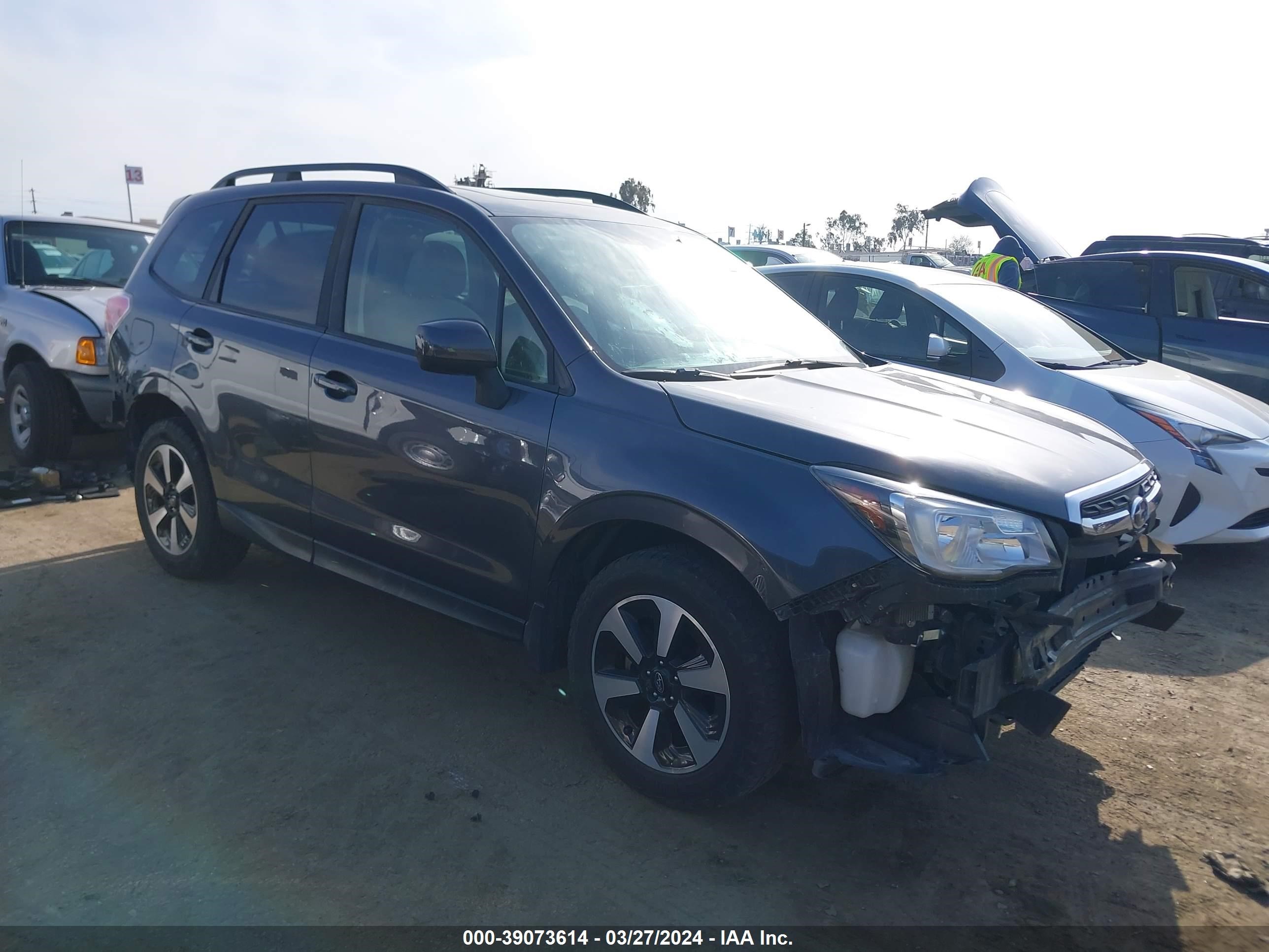 SUBARU FORESTER 2018 jf2sjaec1jh559950