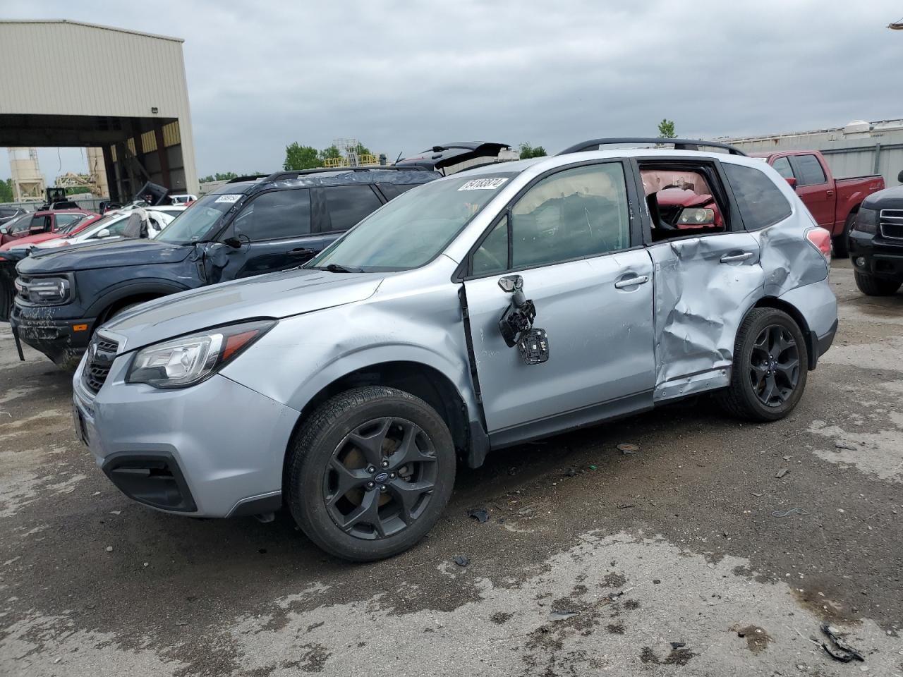 SUBARU FORESTER 2018 jf2sjaec2jh494137