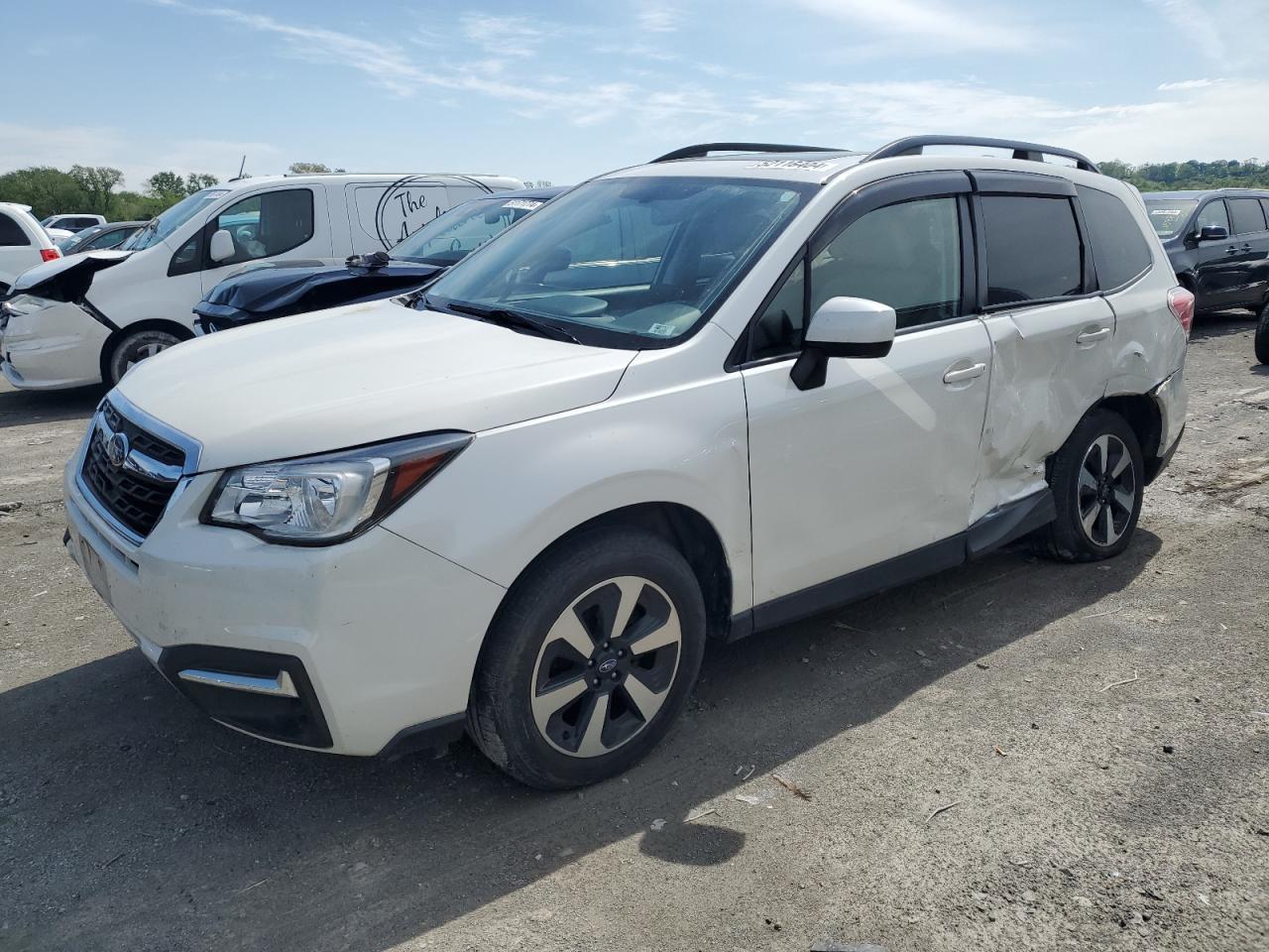 SUBARU FORESTER 2017 jf2sjaecxhh495384