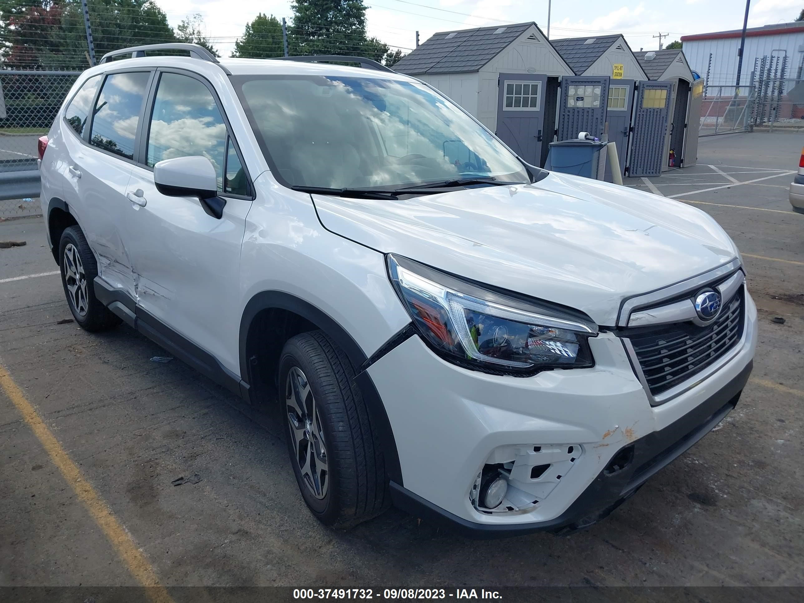 SUBARU FORESTER 2021 jf2skafc9mh459157