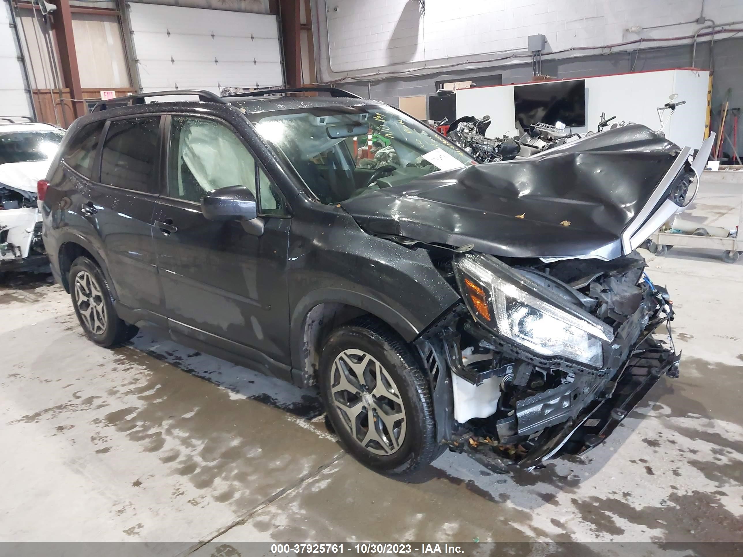 SUBARU FORESTER 2019 jf2skagc3kh445038