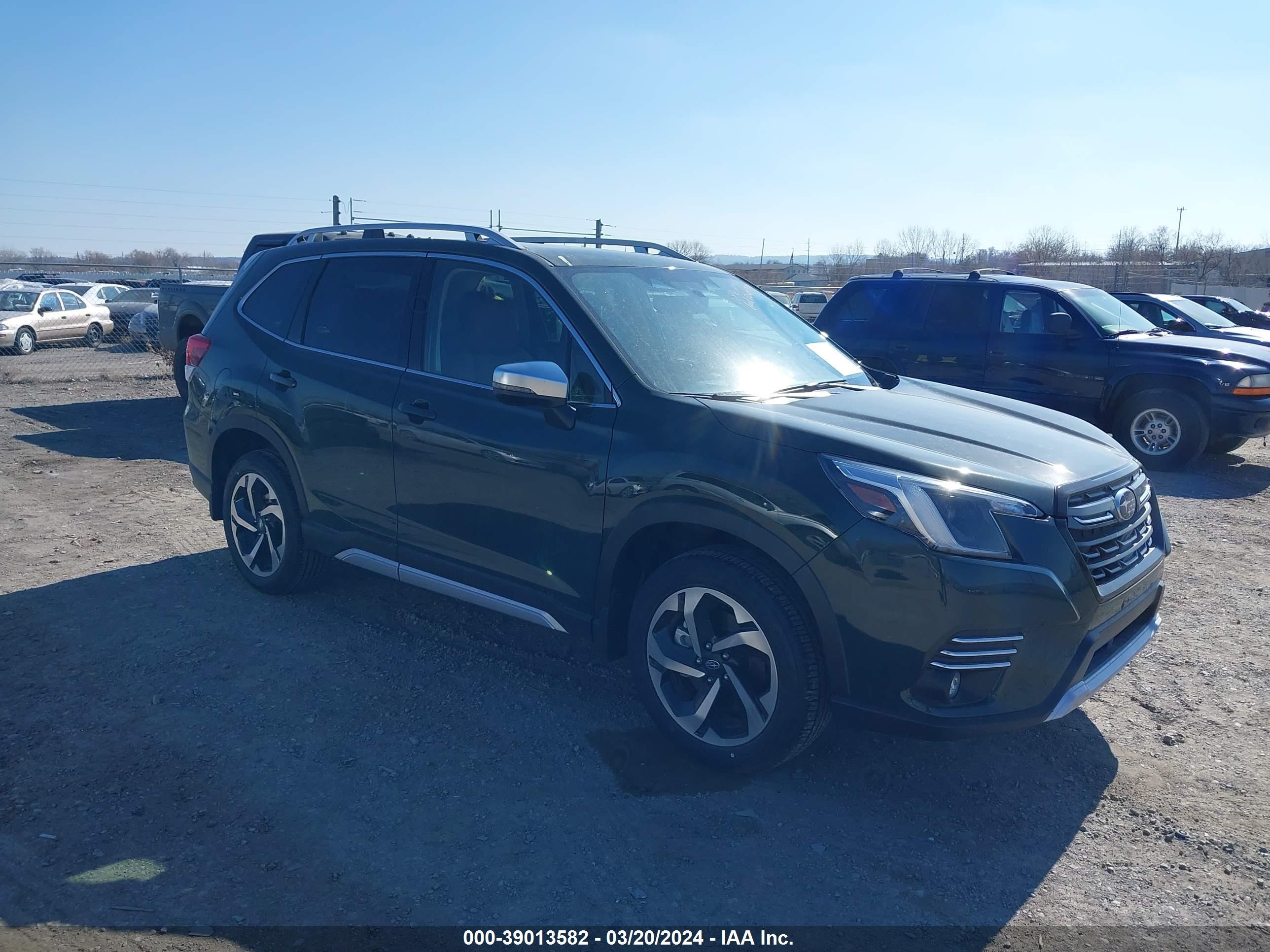 SUBARU FORESTER 2024 jf2skamc2rh414135