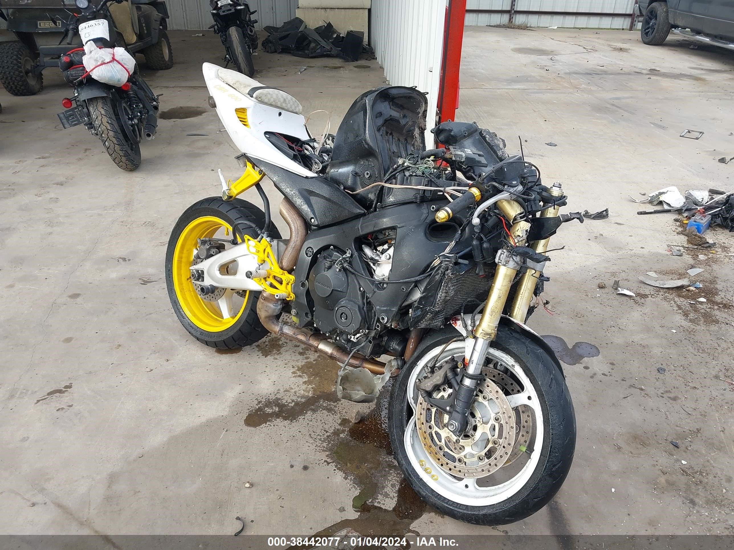 HONDA NULL 2005 jh2pc37005m207606