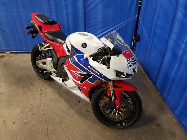 HONDA CBR600 RR- 2015 jh2pc40g4fk200071