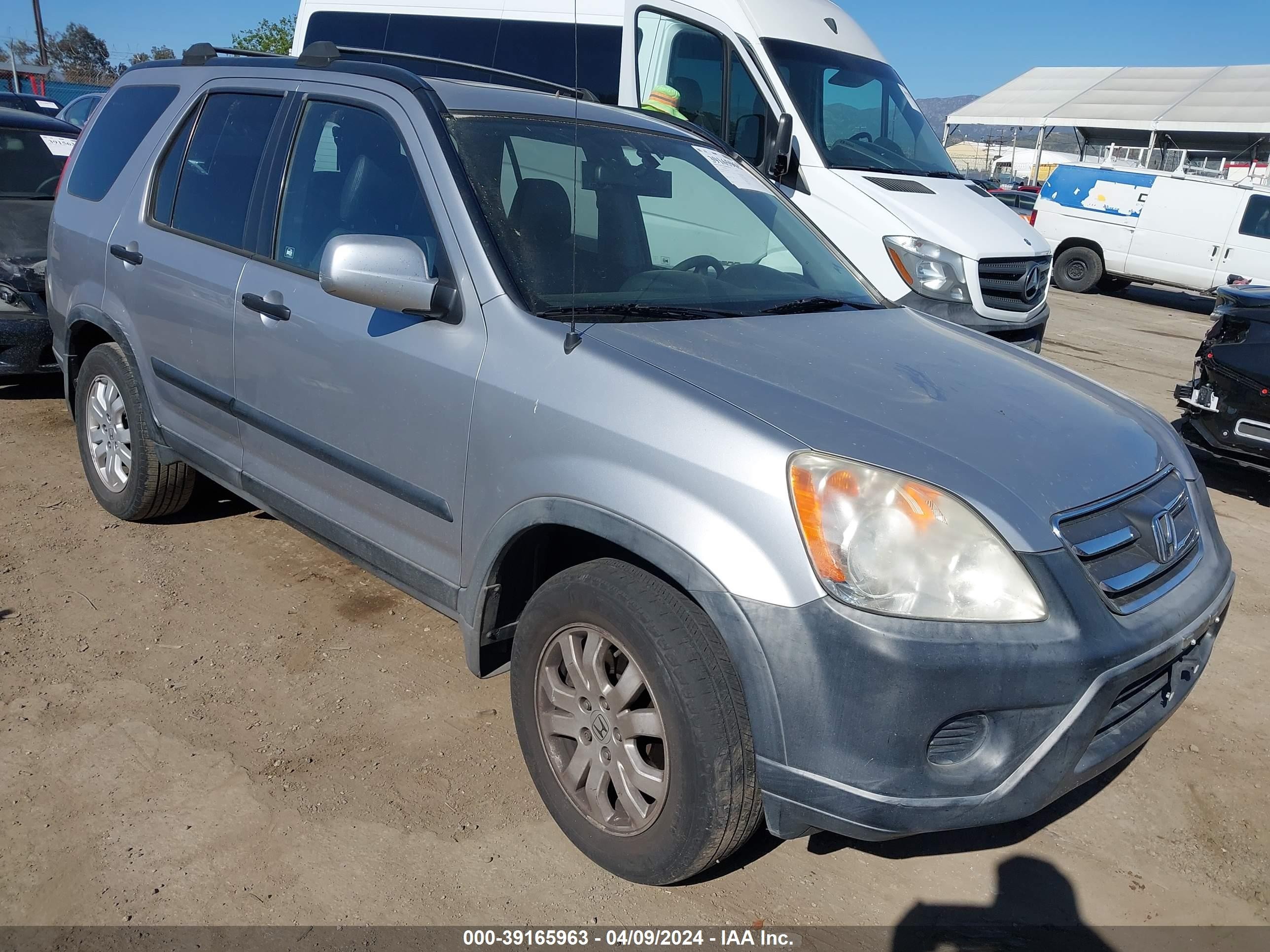 HONDA CR-V 2005 jhlrd78895c012834