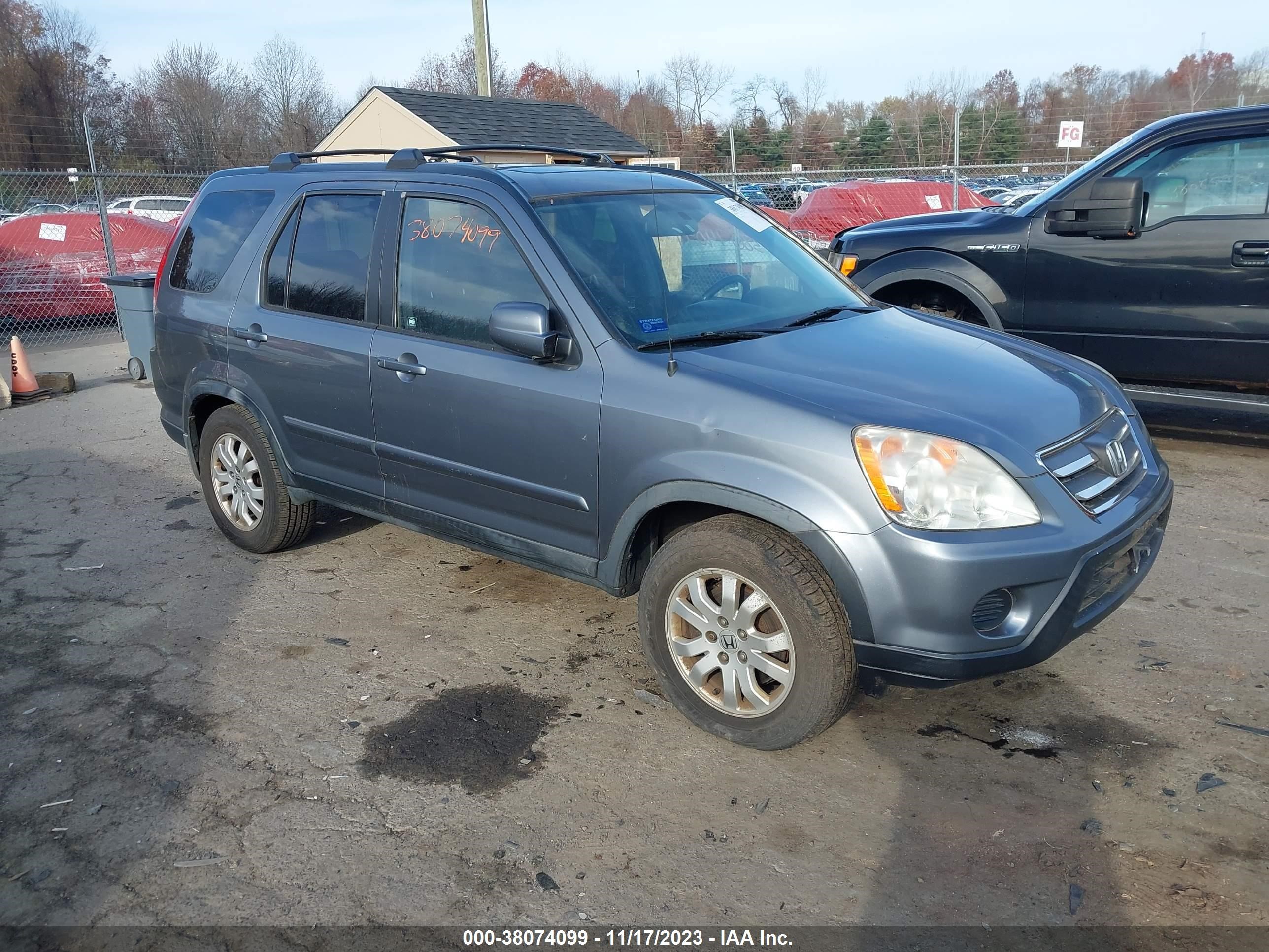 HONDA CR-V 2005 jhlrd78955c009258