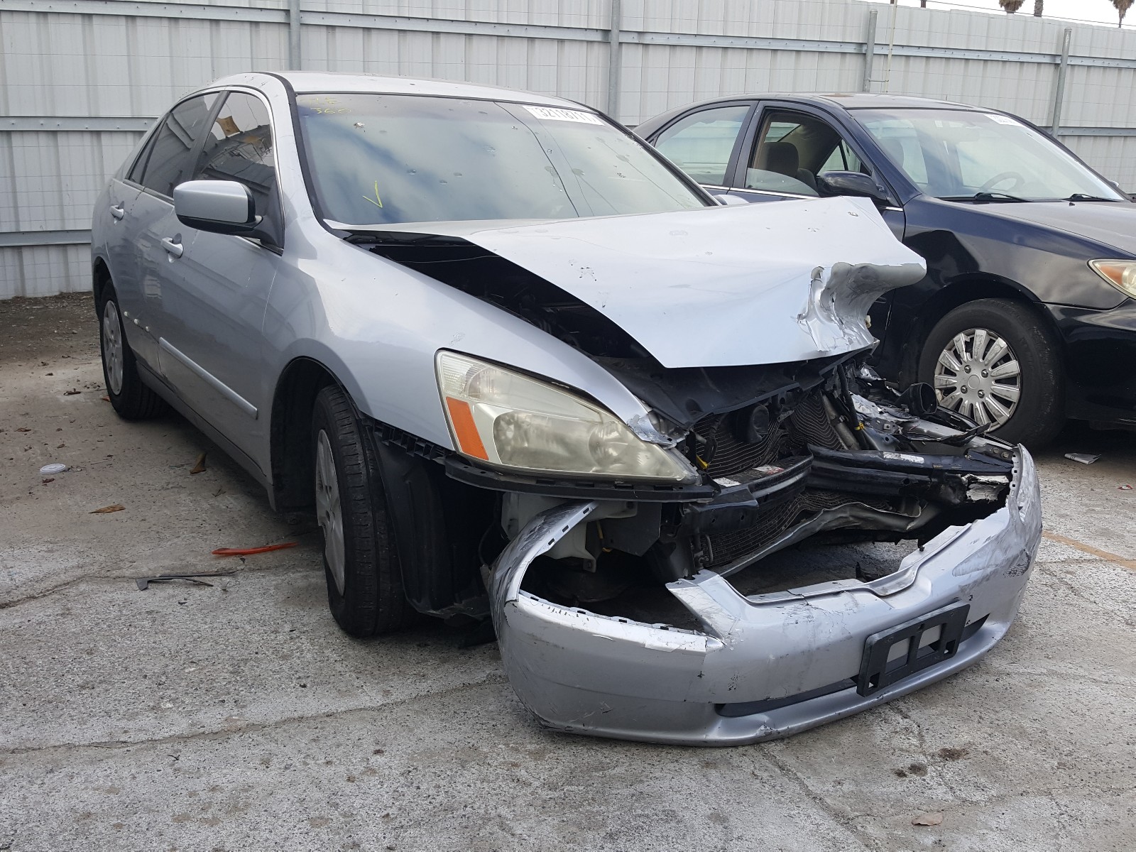 HONDA ACCORD LX 2004 jhmcm56364c039758