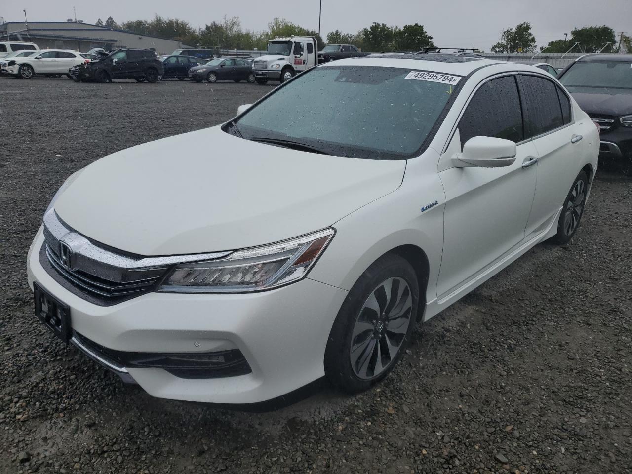 HONDA ACCORD 2017 jhmcr6f73hc000884