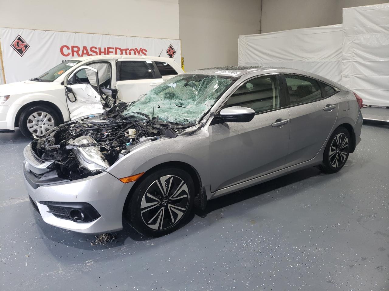 HONDA CIVIC 2018 jhmfc1f33jx000980