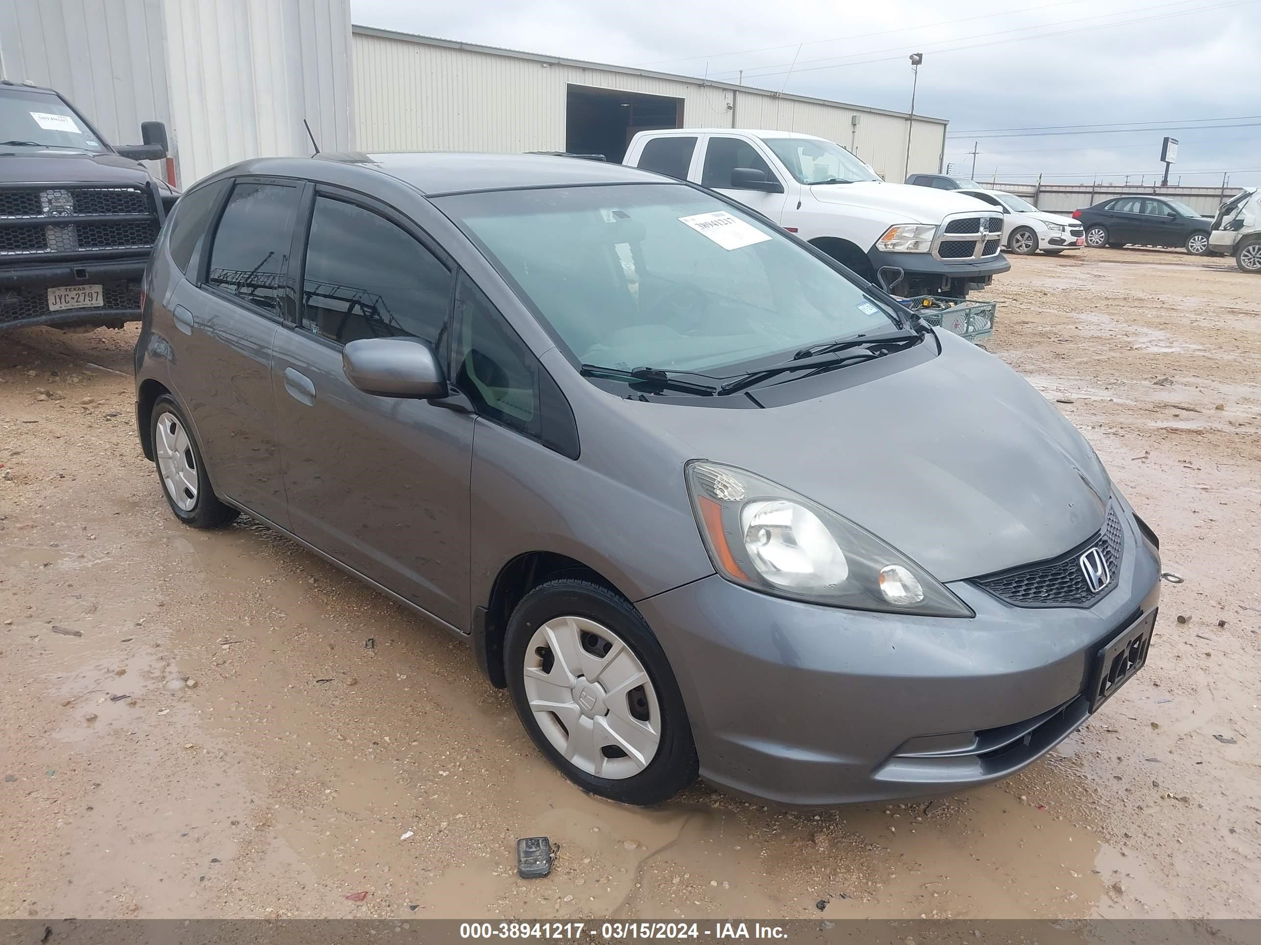 HONDA FIT 2013 jhmge8h32dc058269