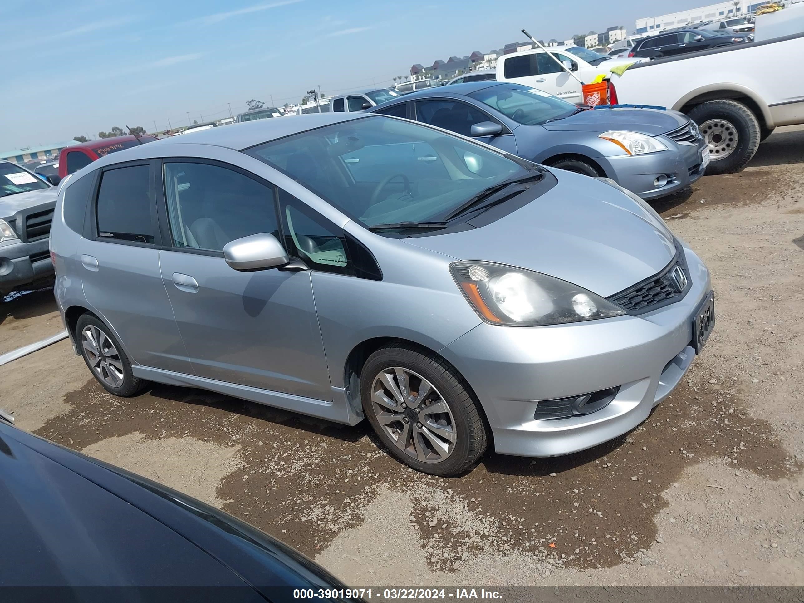 HONDA FIT 2013 jhmge8h57dc038441