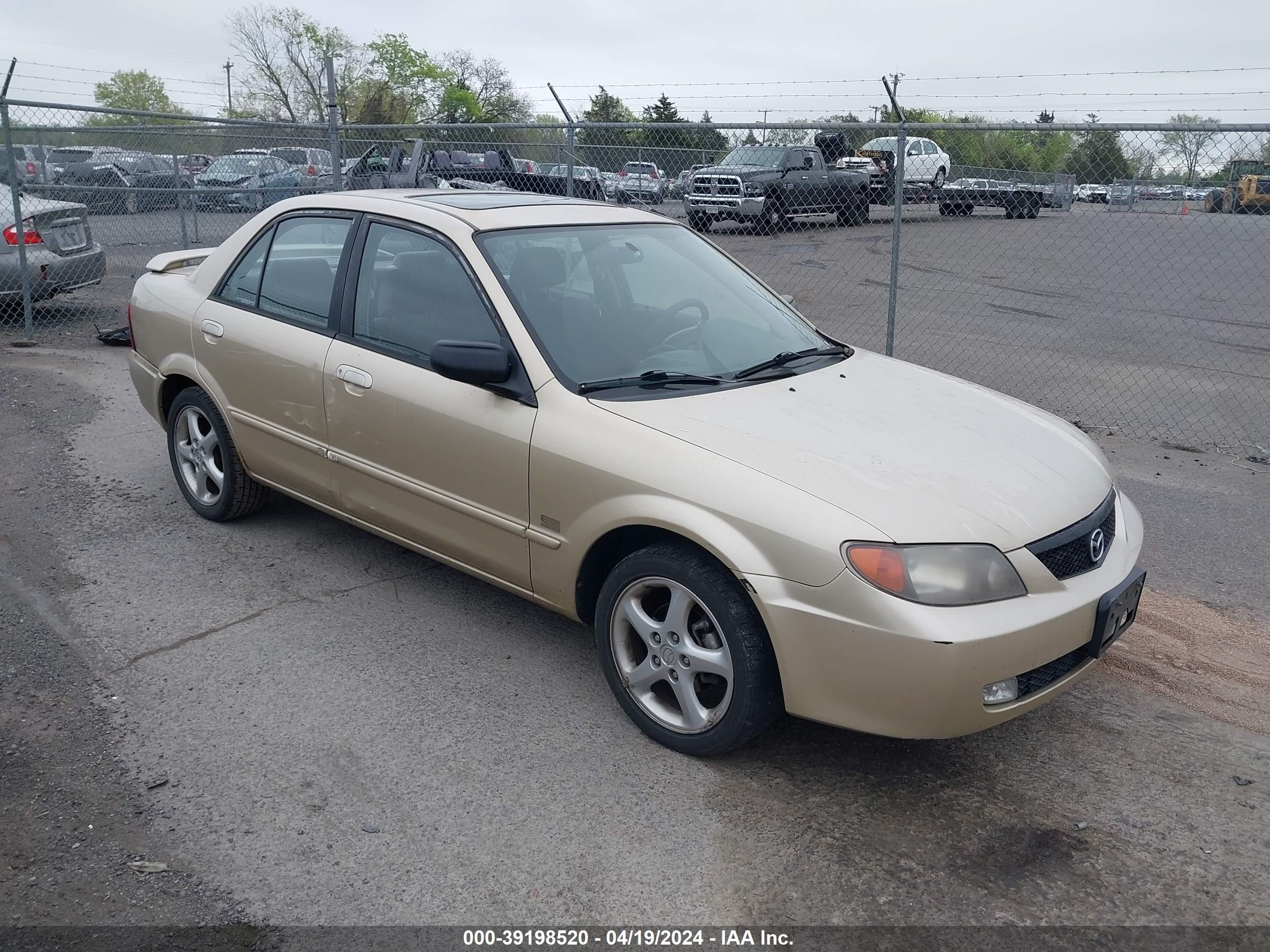 MAZDA PROTEGE 2001 jm1bj226010471375