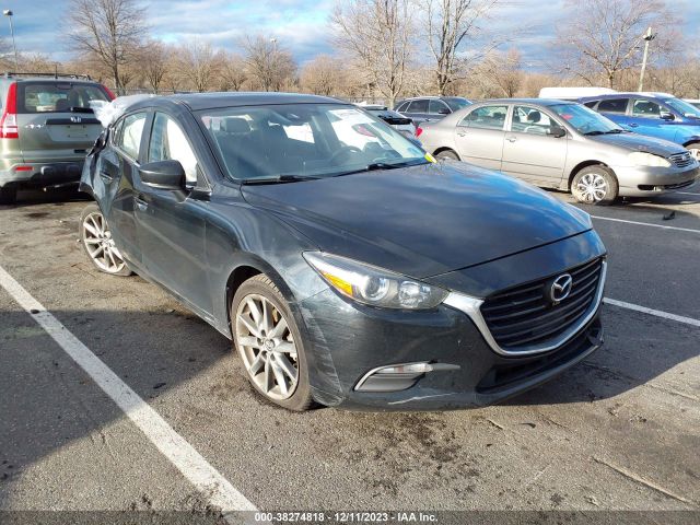 MAZDA MAZDA3 4-DOOR 2018 jm1bn1v3xj1157033