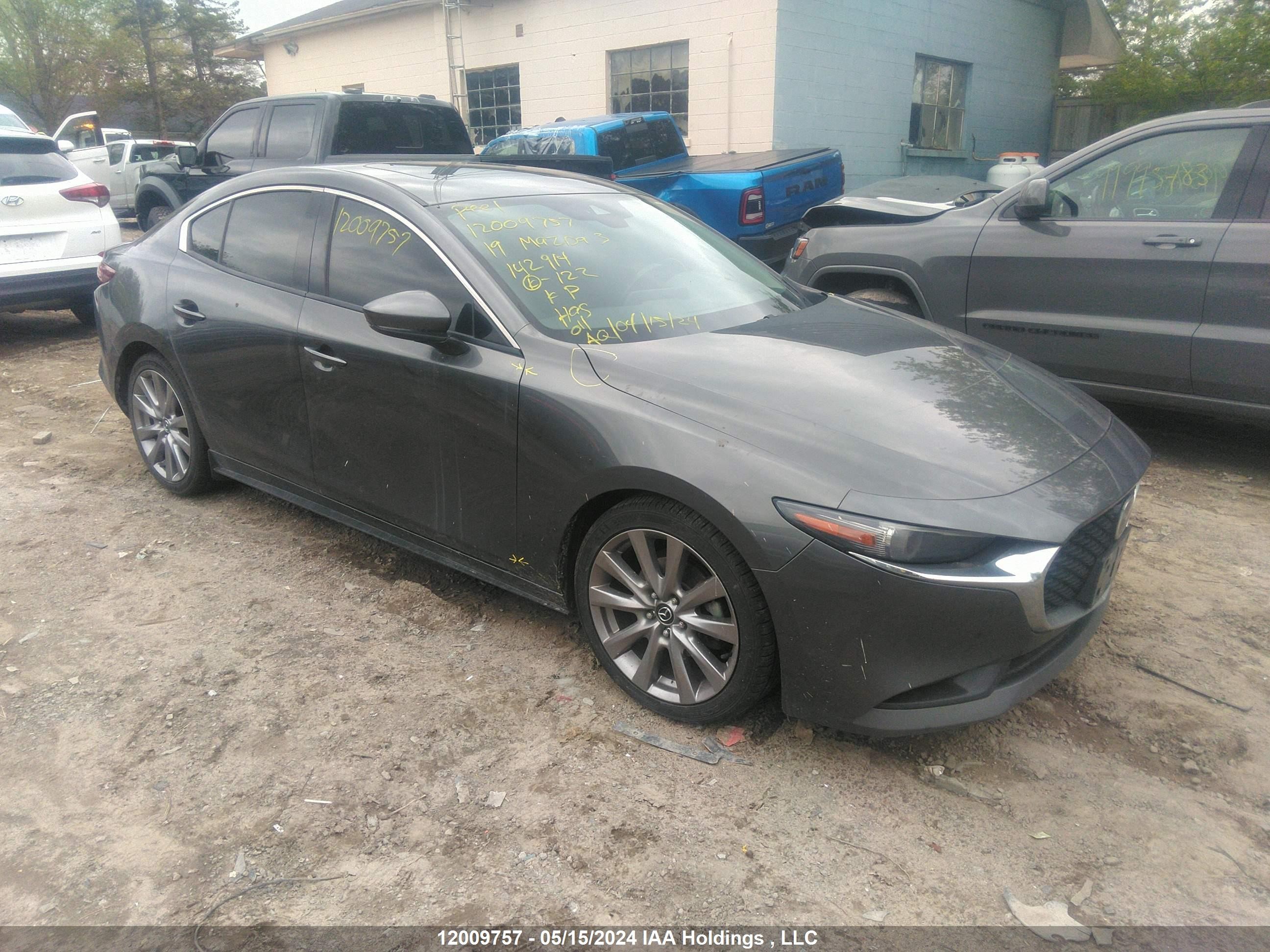 MAZDA 3 2019 jm1bpbdm6k1142914