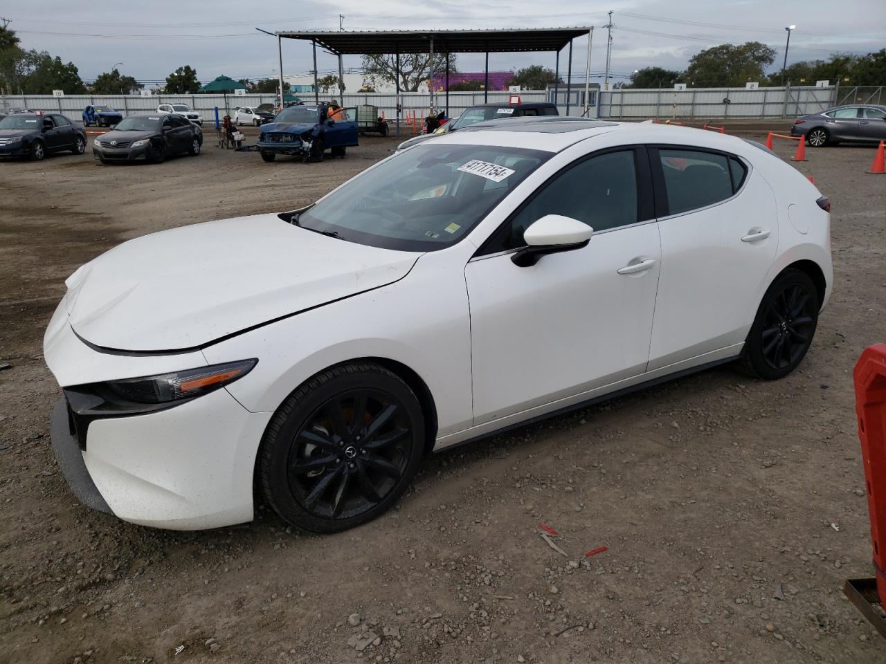 MAZDA 3 2019 jm1bpbnm6k1142118