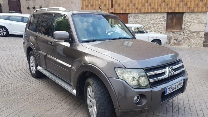 MITSUBISHI MONTERO 4X4 (FOUR WHEEL DRIVE). 2009 jmblyv98w9j400414