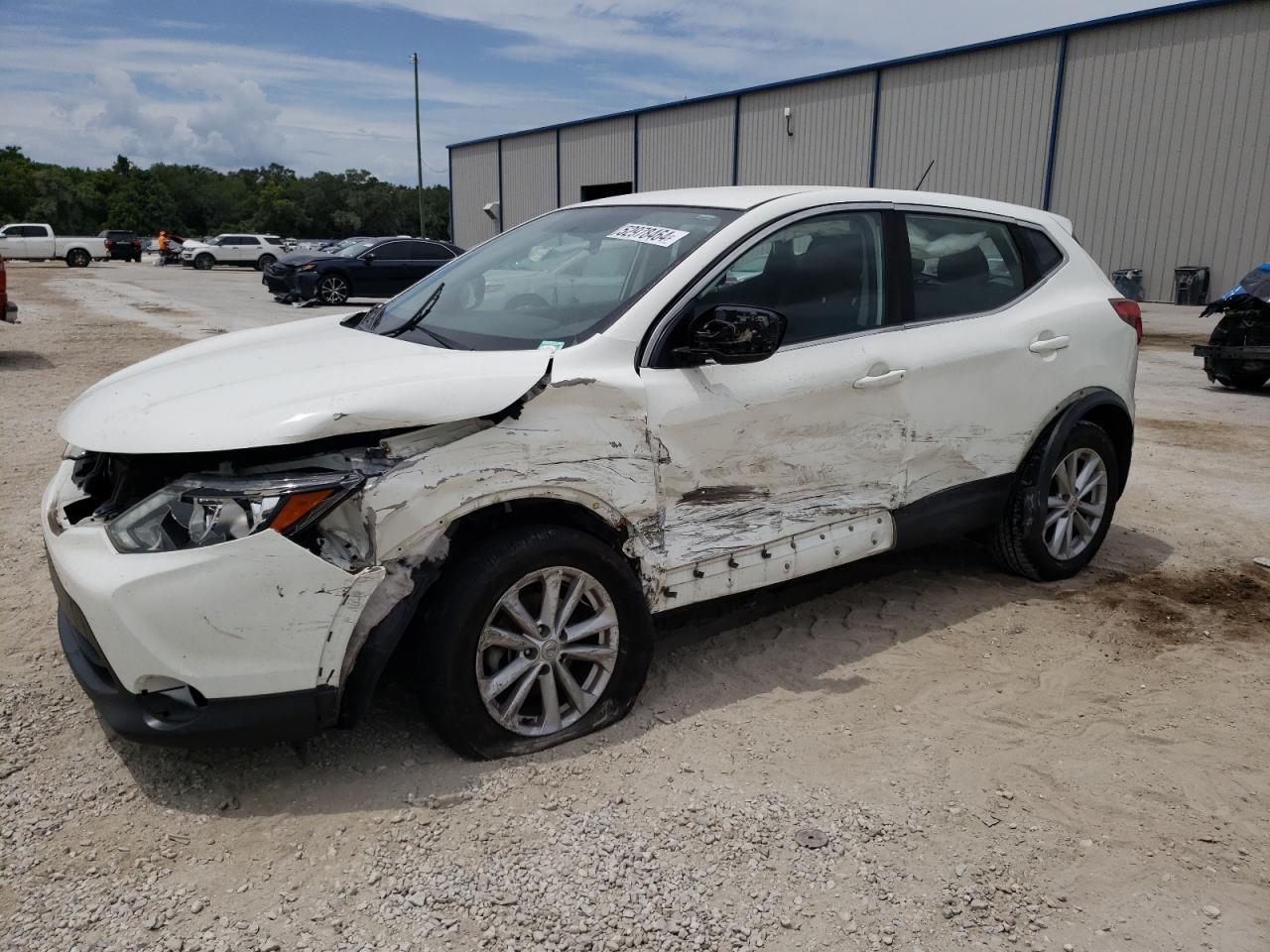 NISSAN ROGUE 2017 jn1bj1cp0hw036691