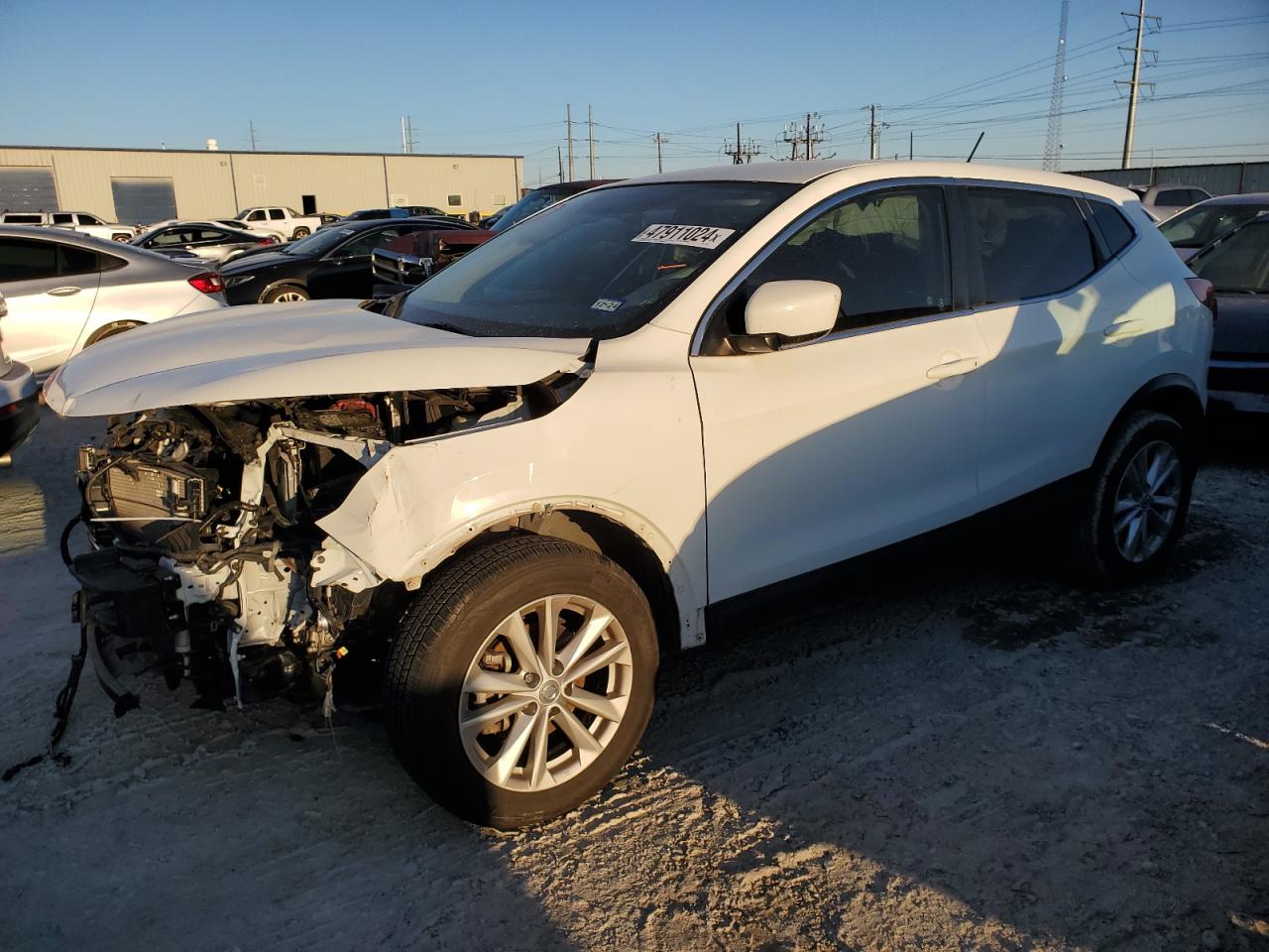 NISSAN ROGUE 2018 jn1bj1cp0jw152205