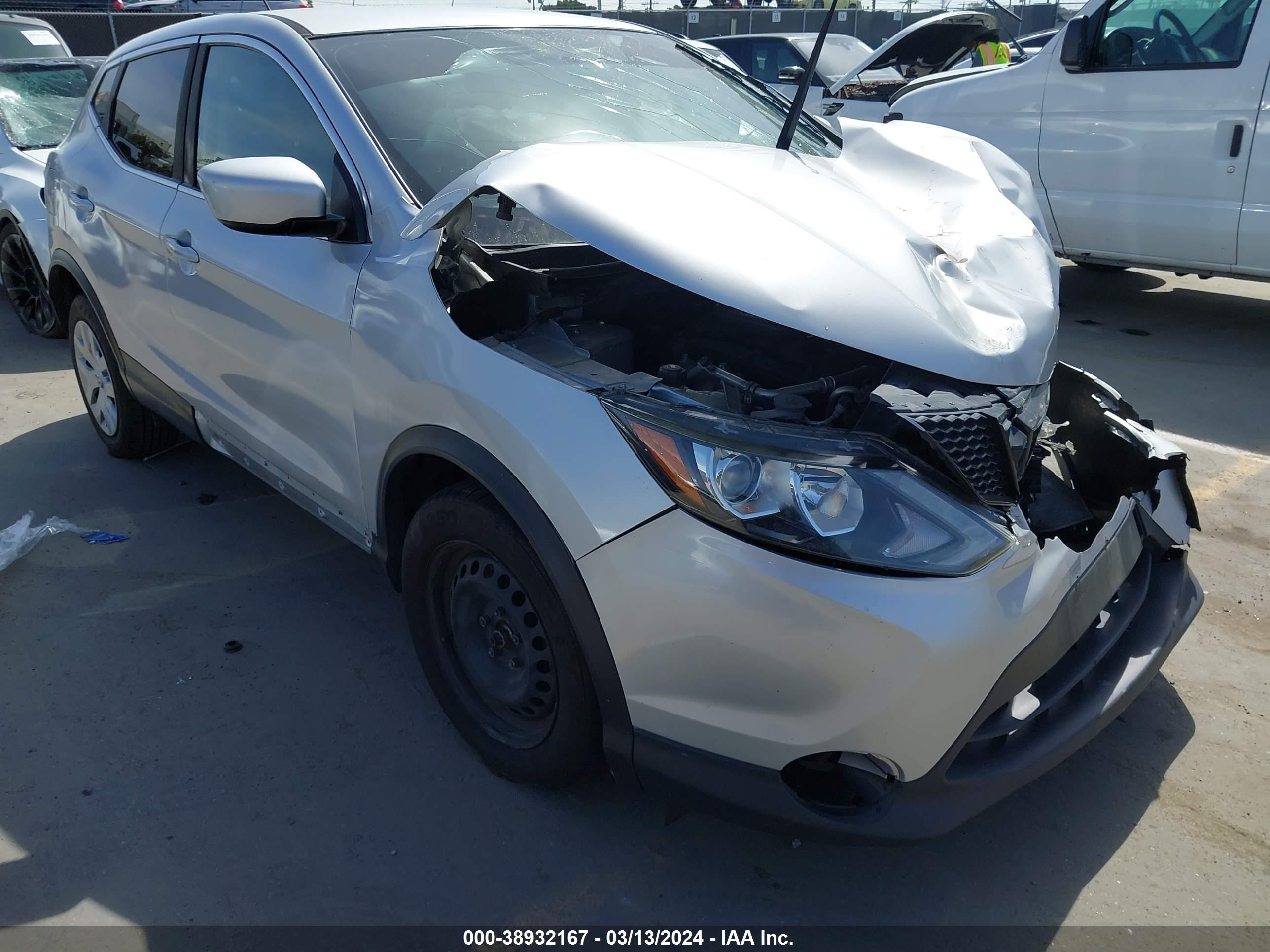 NISSAN ROGUE 2018 jn1bj1cp0jw156335