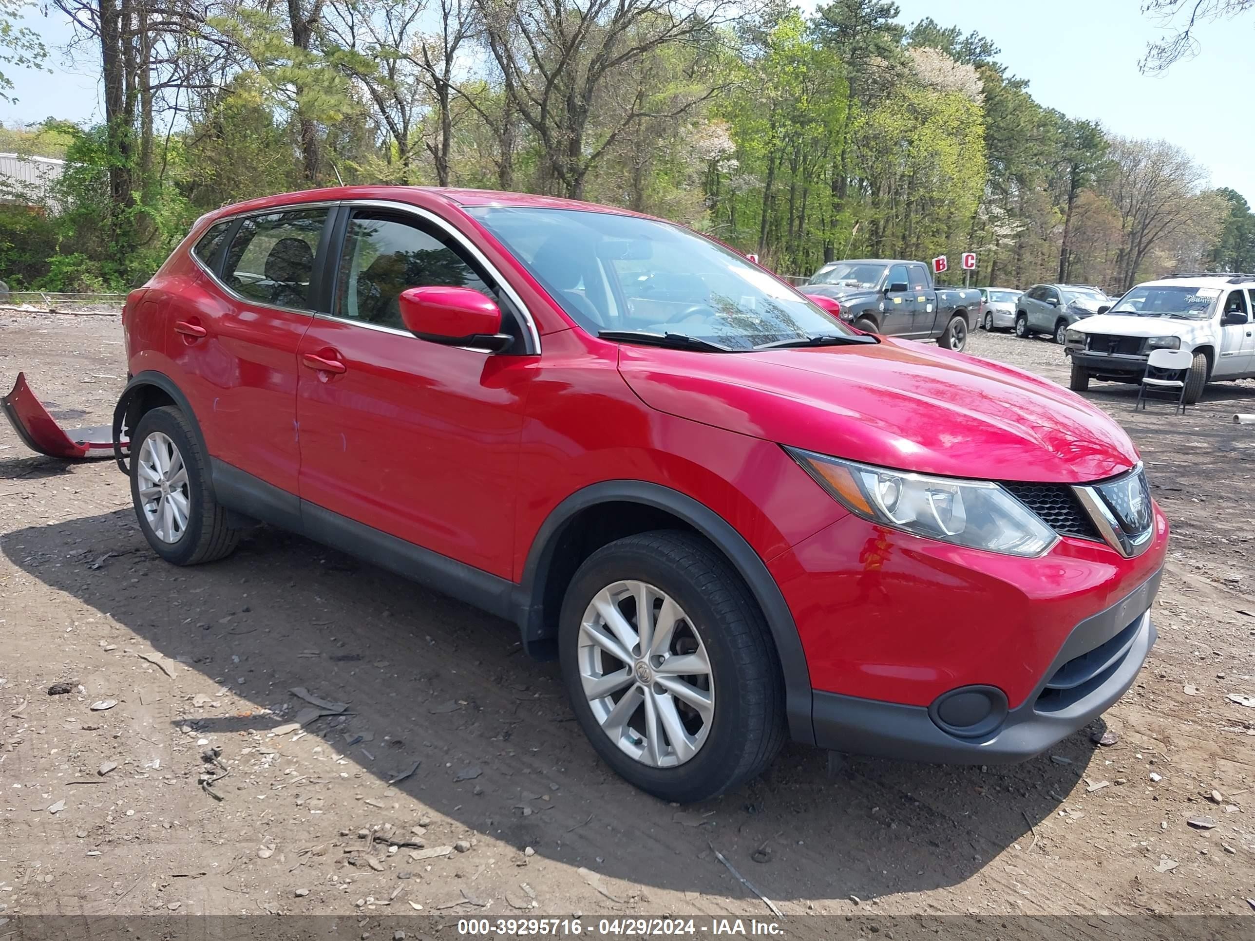 NISSAN ROGUE 2018 jn1bj1cp0jw188461