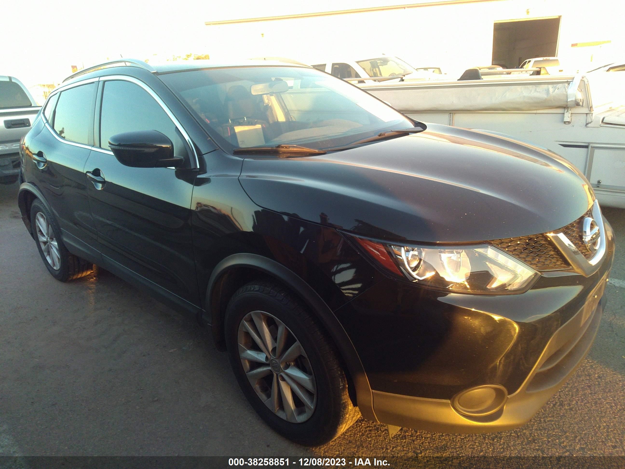 NISSAN ROGUE 2017 jn1bj1cp1hw012755