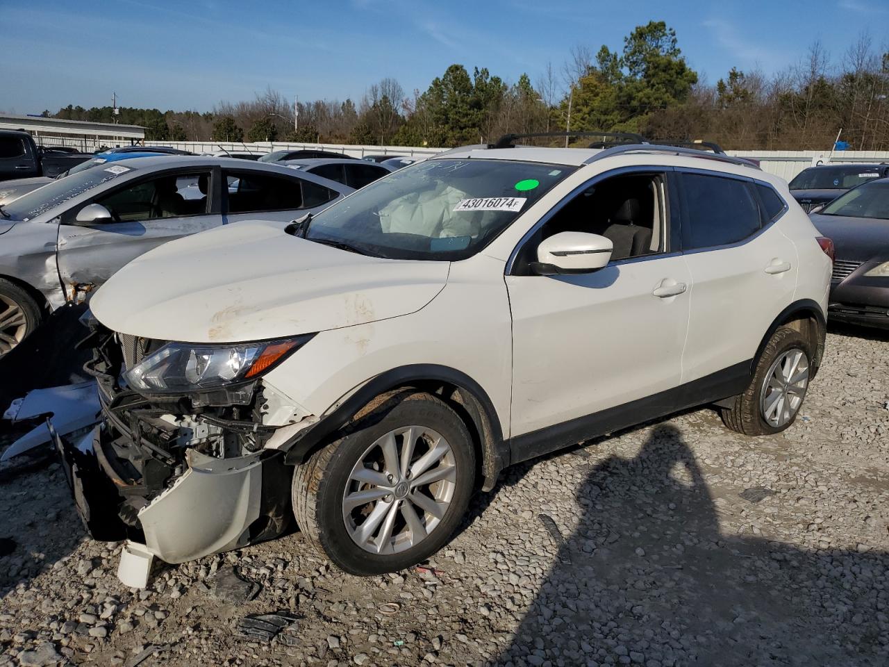 NISSAN ROGUE 2017 jn1bj1cp1hw025571