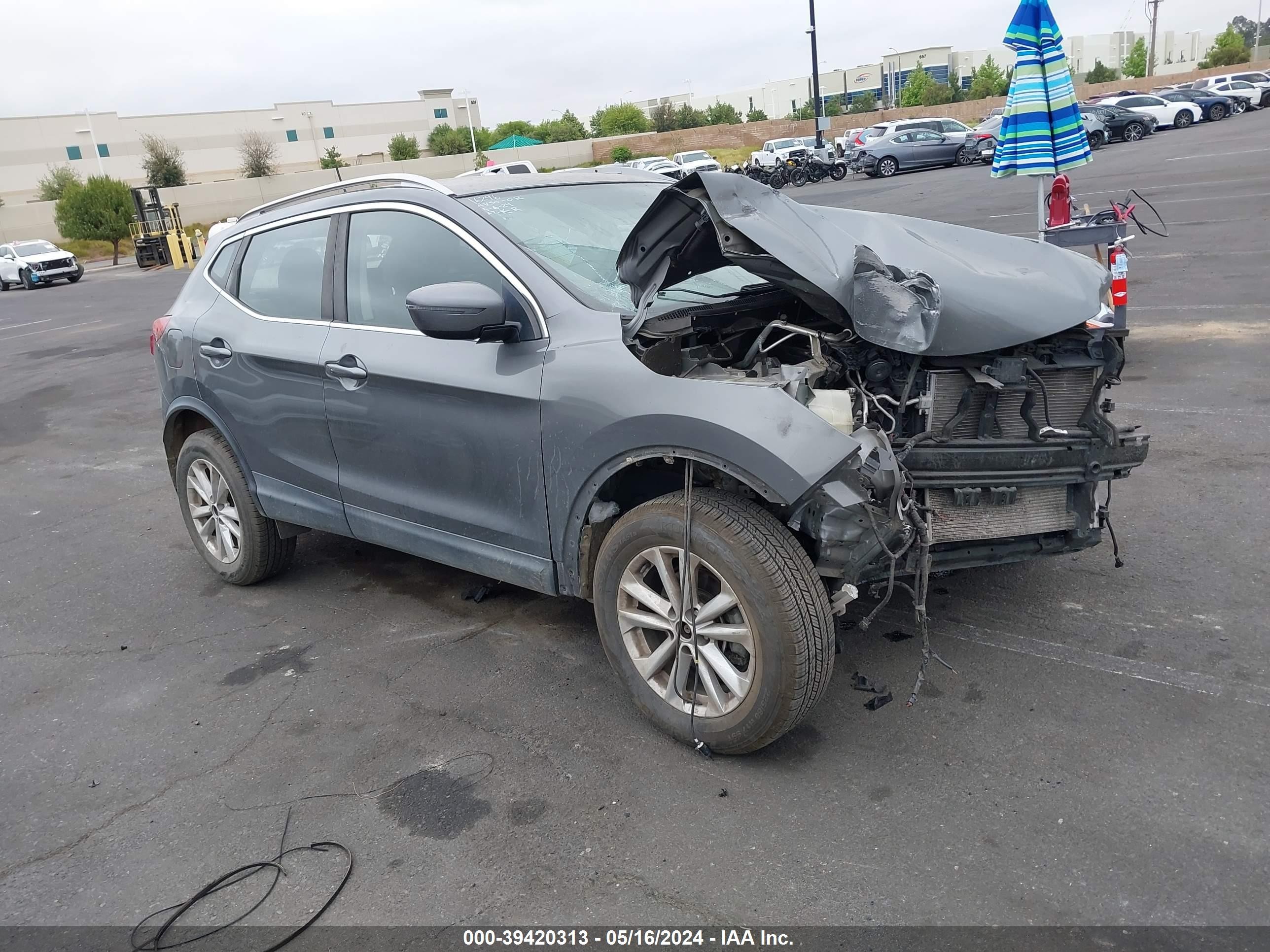 NISSAN ROGUE 2018 jn1bj1cp2jw165019