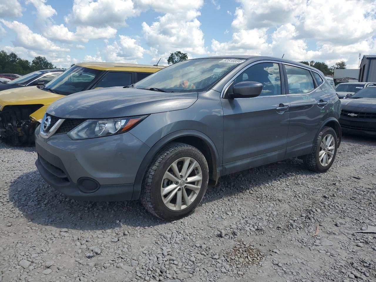 NISSAN ROGUE 2017 jn1bj1cp3hw025572