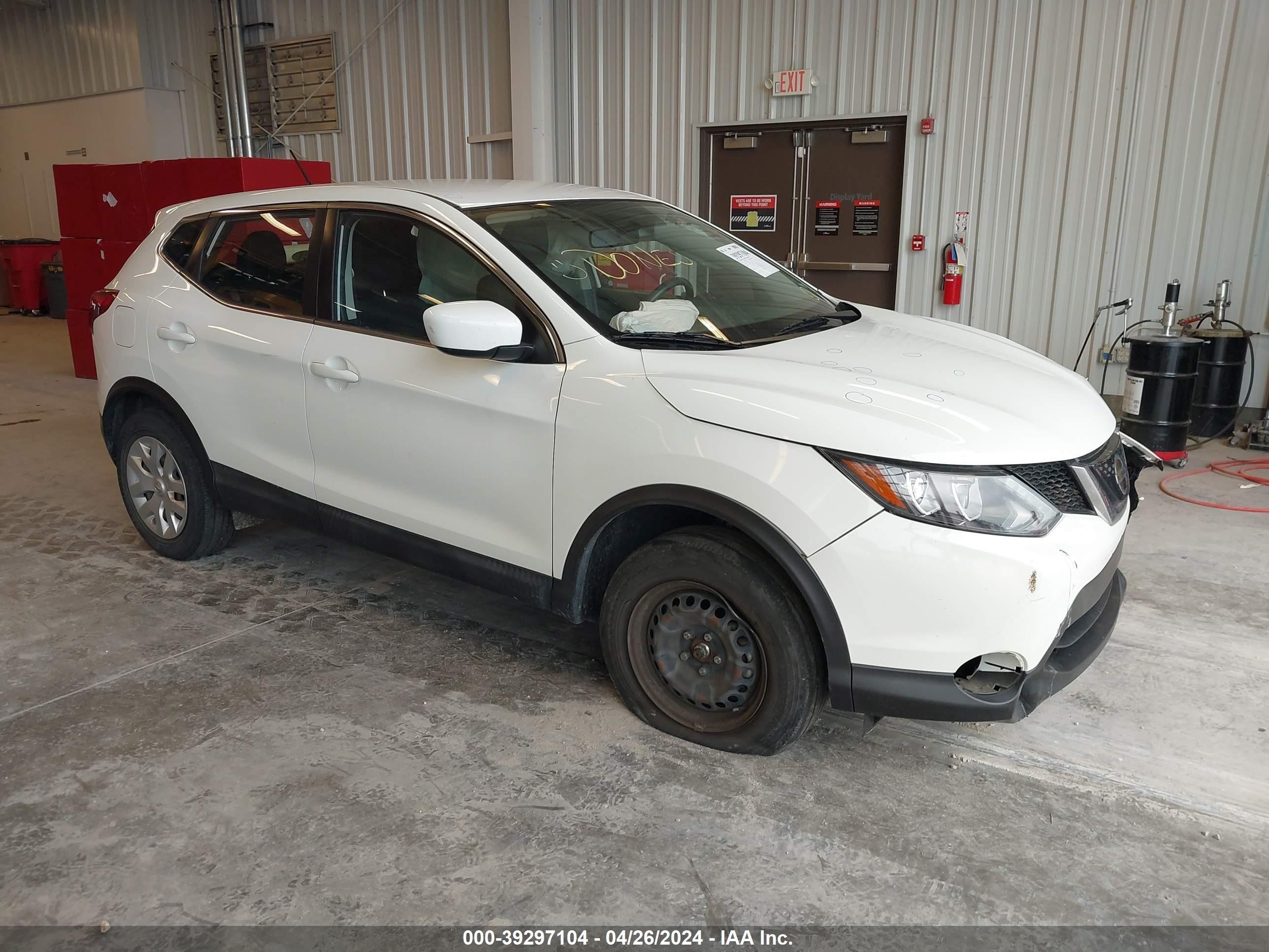 NISSAN ROGUE 2018 jn1bj1cp3jw154546