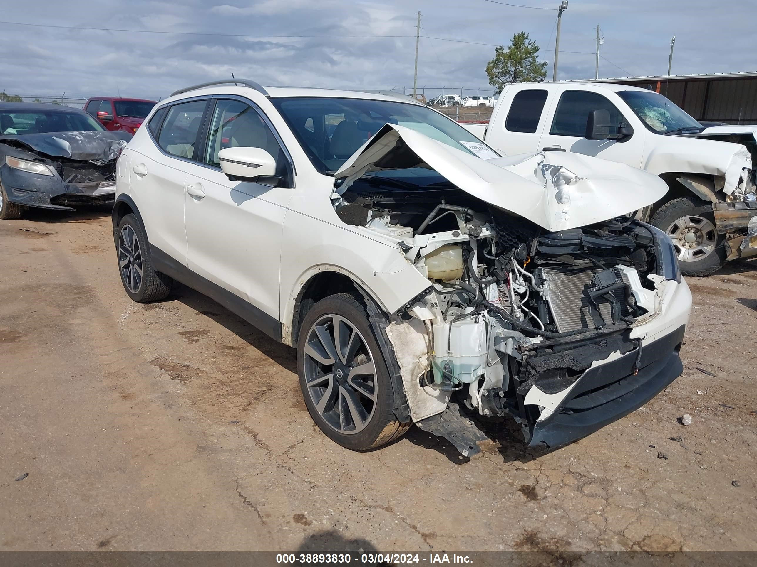 NISSAN ROGUE 2019 jn1bj1cp3kw233295