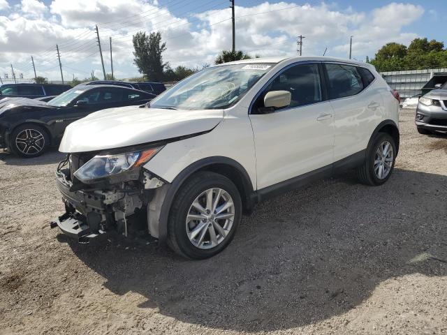 NISSAN ROGUE 2017 jn1bj1cp4hw004228