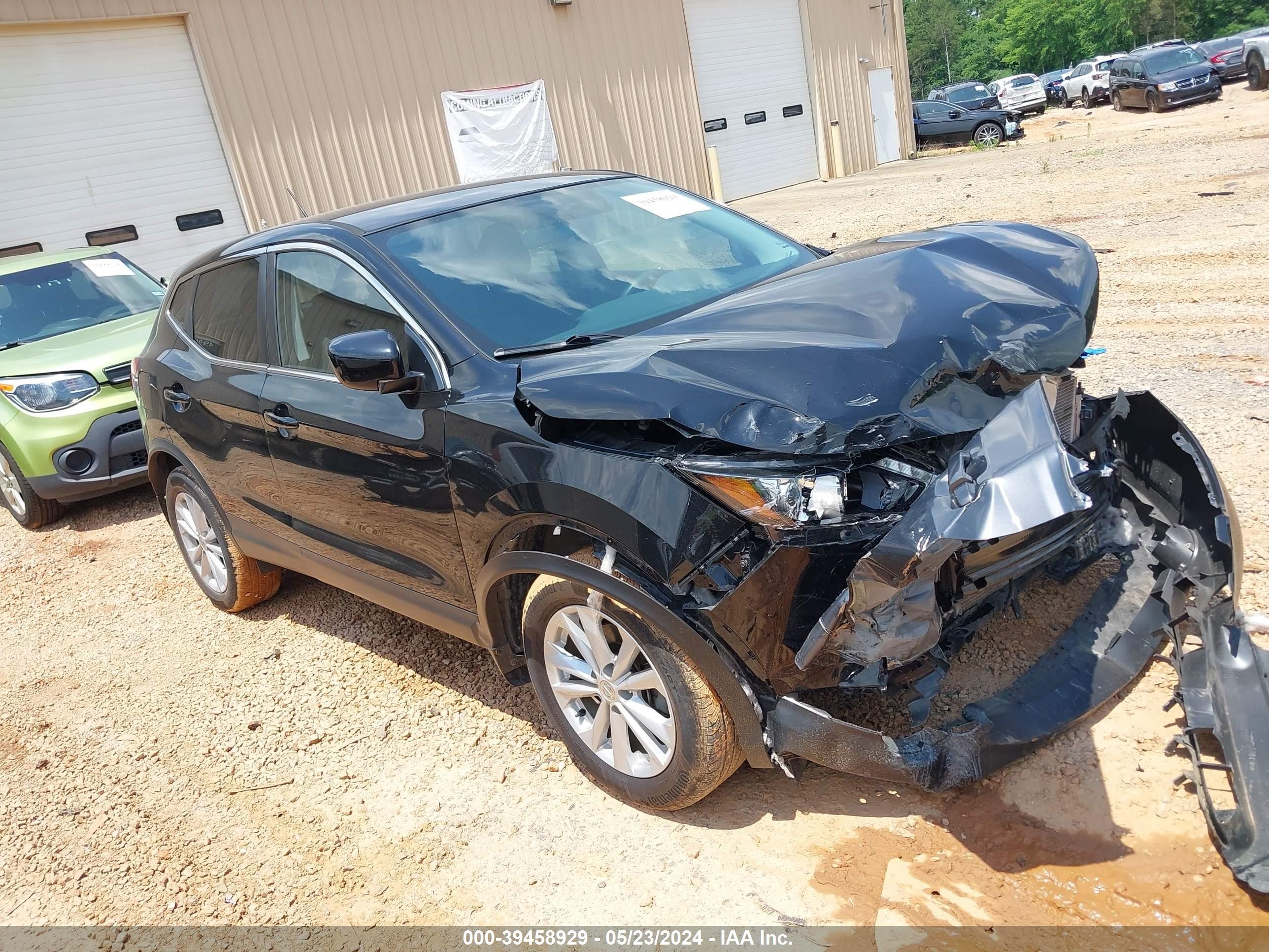 NISSAN ROGUE 2017 jn1bj1cp4hw013561