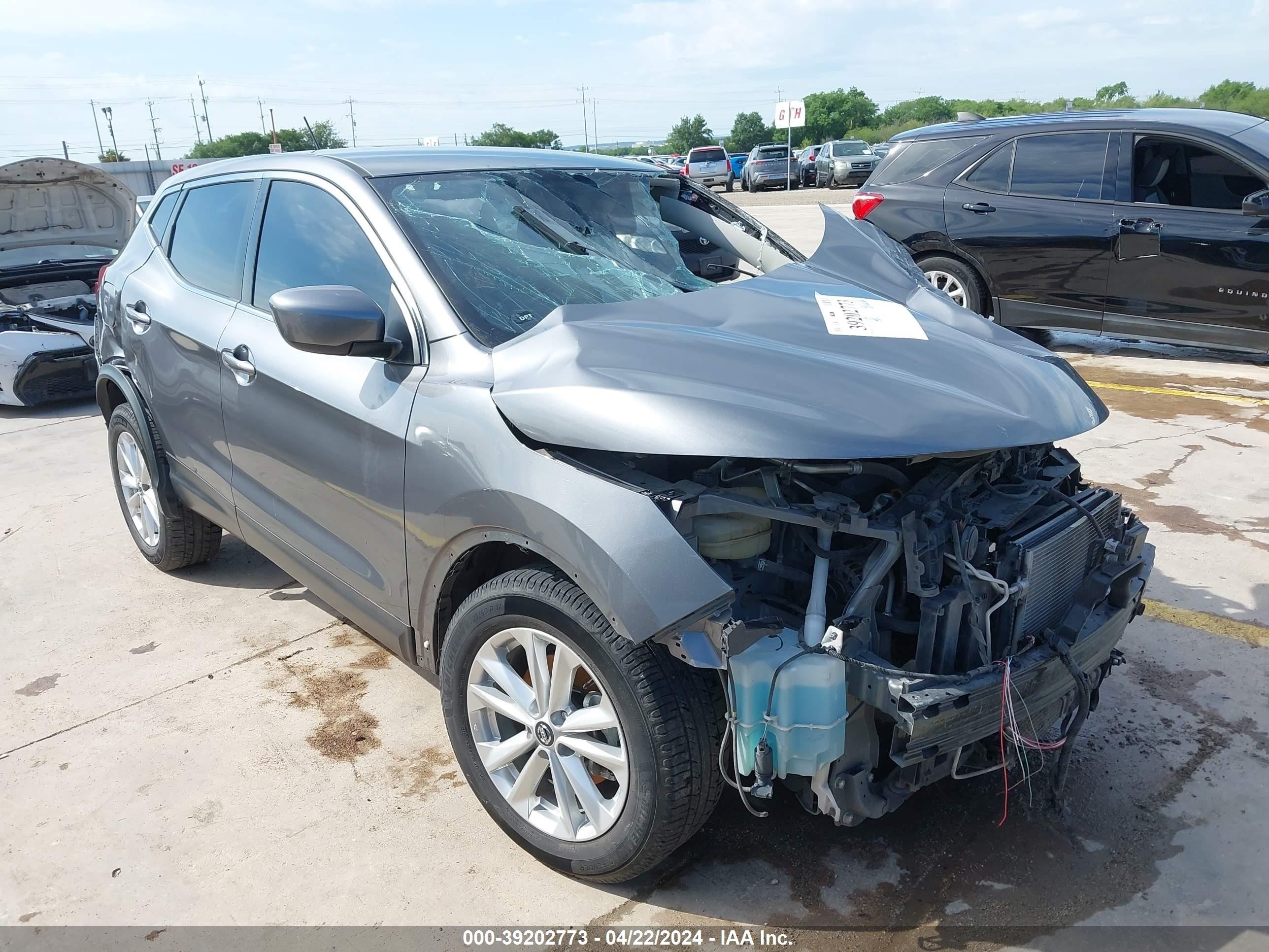 NISSAN ROGUE 2019 jn1bj1cp4kw236058