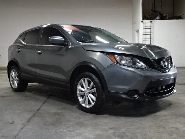 NISSAN ROGUE SPOR 2017 jn1bj1cp5hw000849