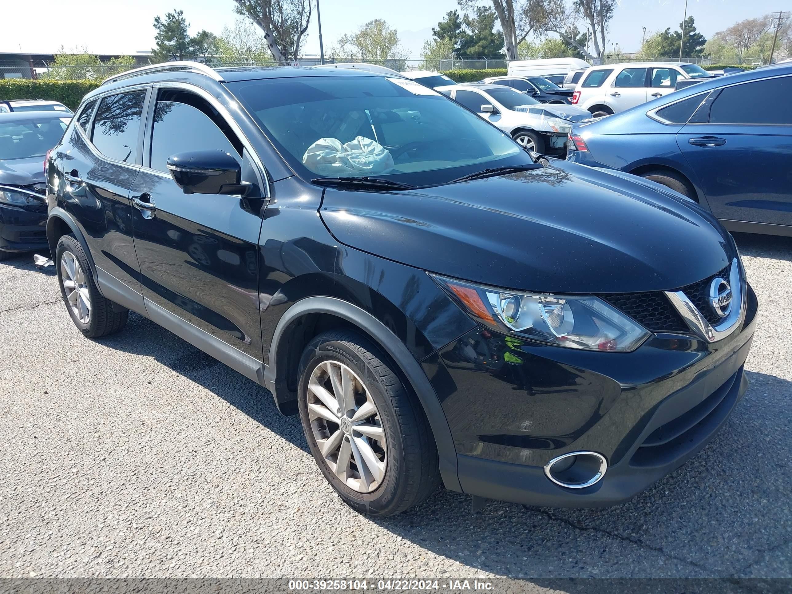 NISSAN ROGUE 2017 jn1bj1cp6hw021189