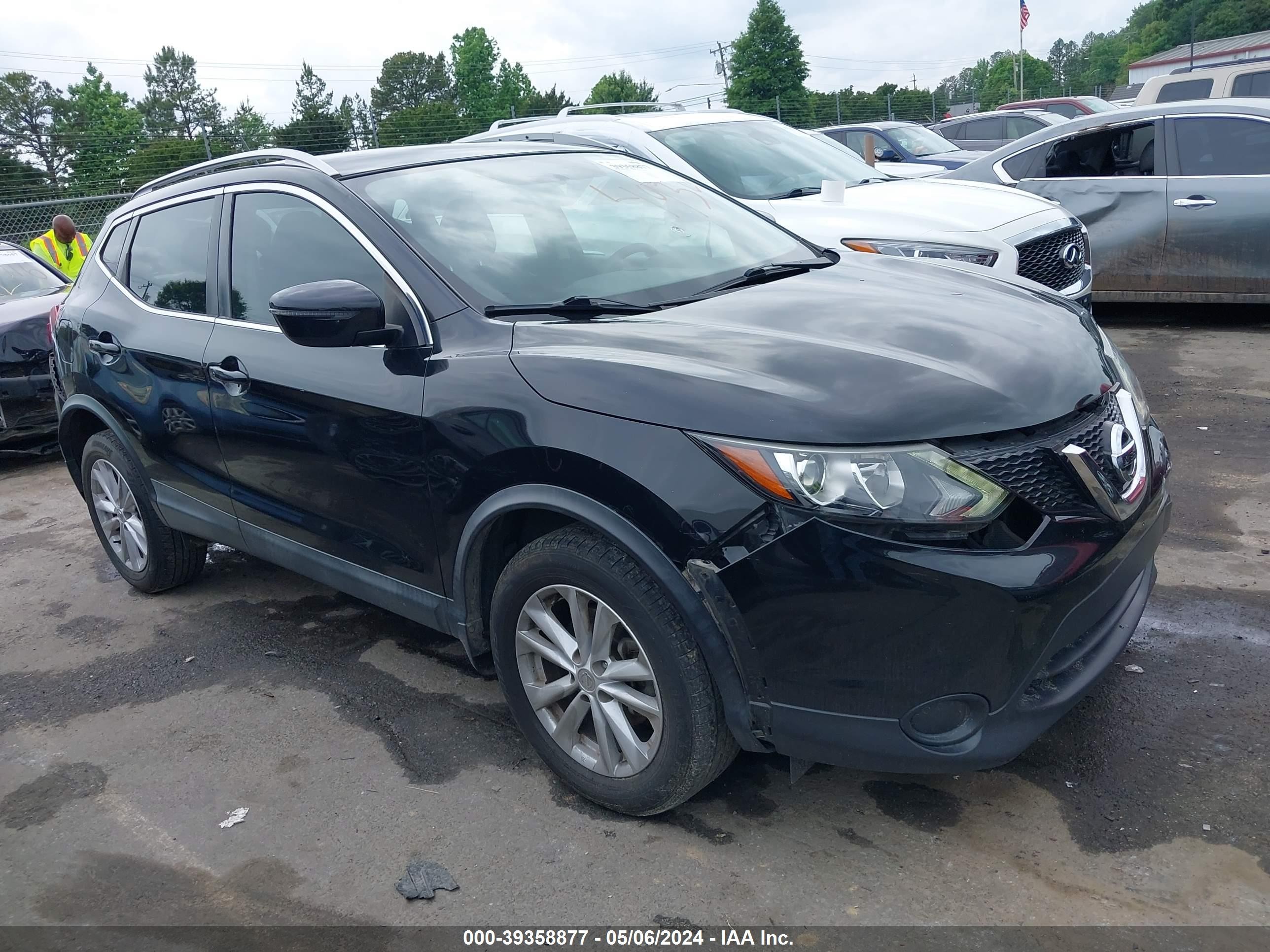 NISSAN ROGUE 2017 jn1bj1cp6hw024934