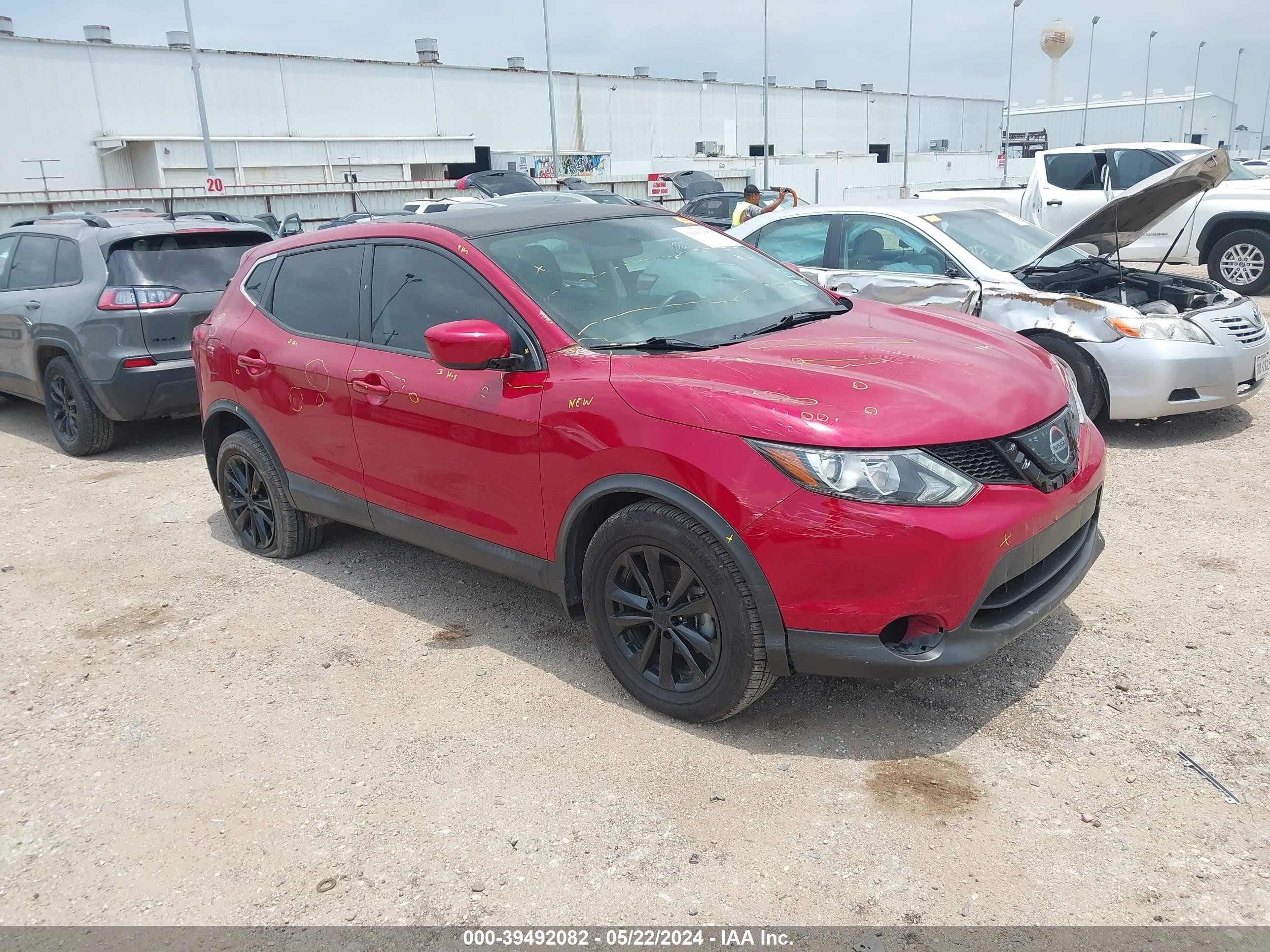 NISSAN ROGUE 2018 jn1bj1cp6jw194040