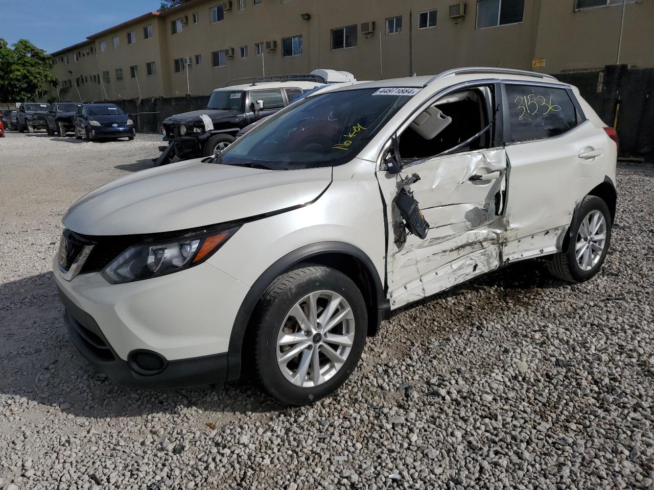 NISSAN ROGUE 2019 jn1bj1cp6kw243464