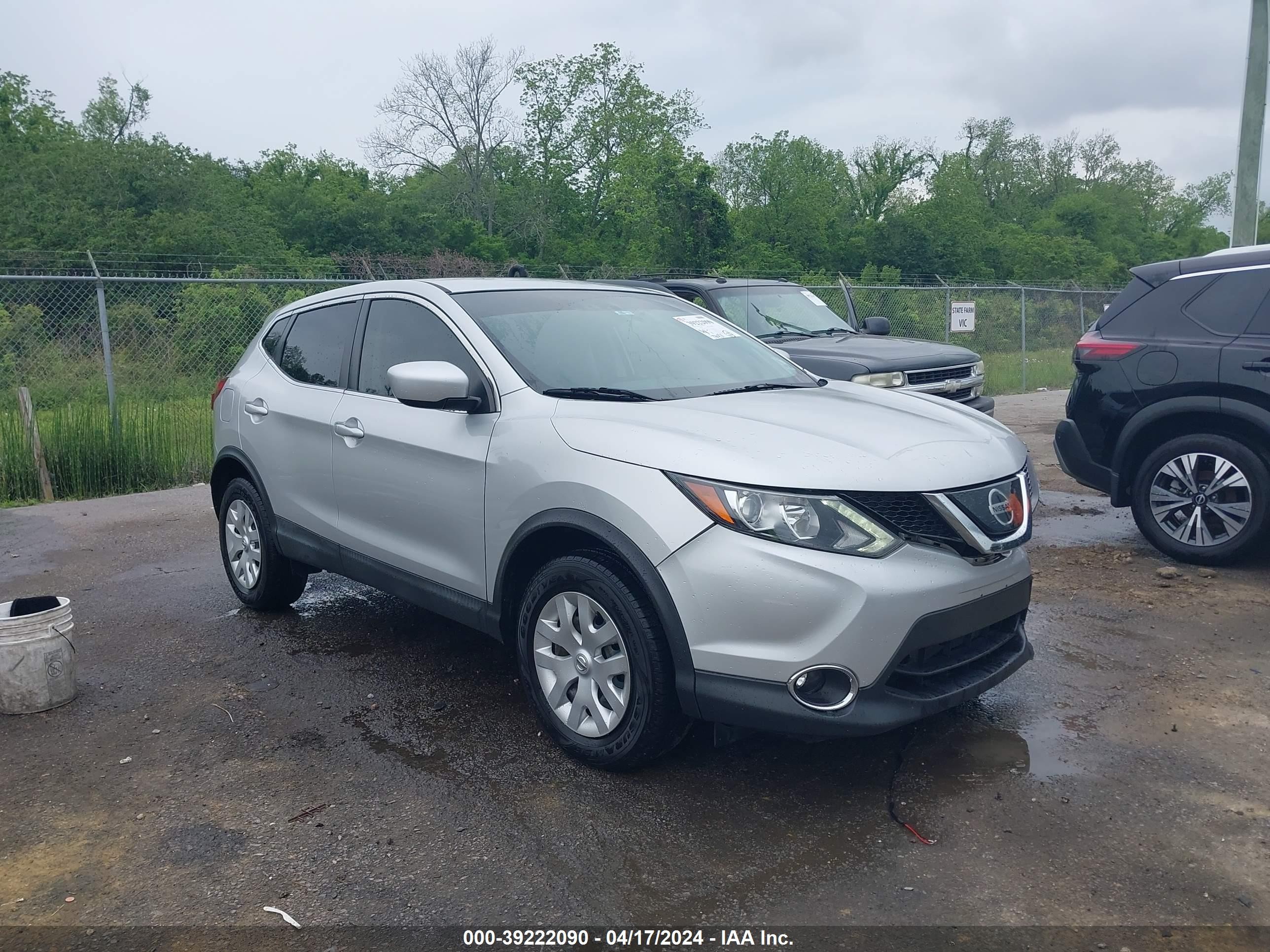 NISSAN ROGUE 2019 jn1bj1cp6kw521232