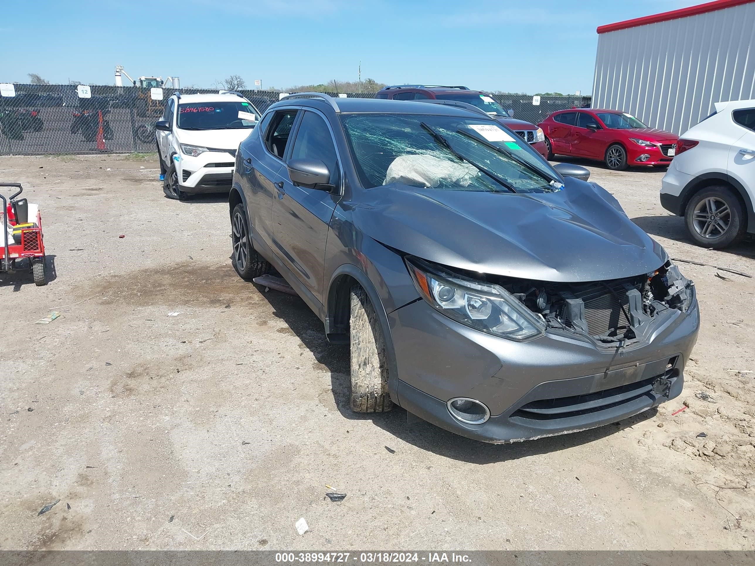 NISSAN ROGUE 2017 jn1bj1cp8hw013417