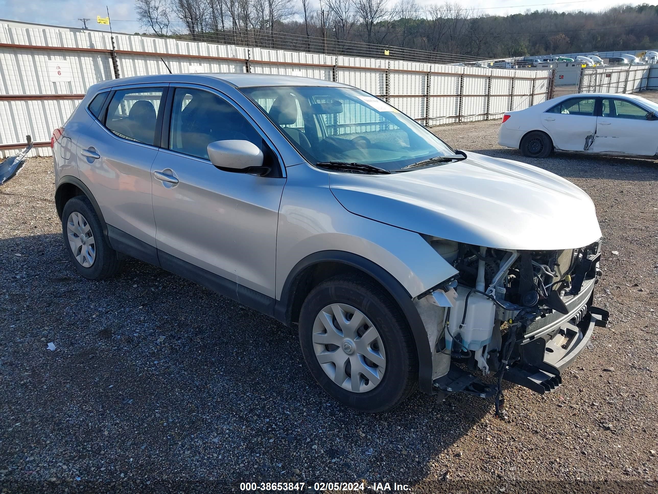 NISSAN ROGUE 2018 jn1bj1cp8jw150797