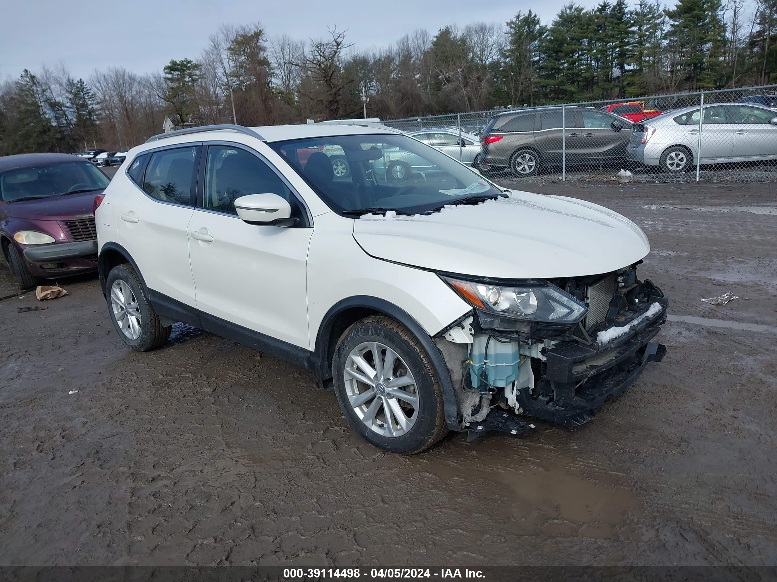 NISSAN ROGUE 2018 jn1bj1cp8jw196615