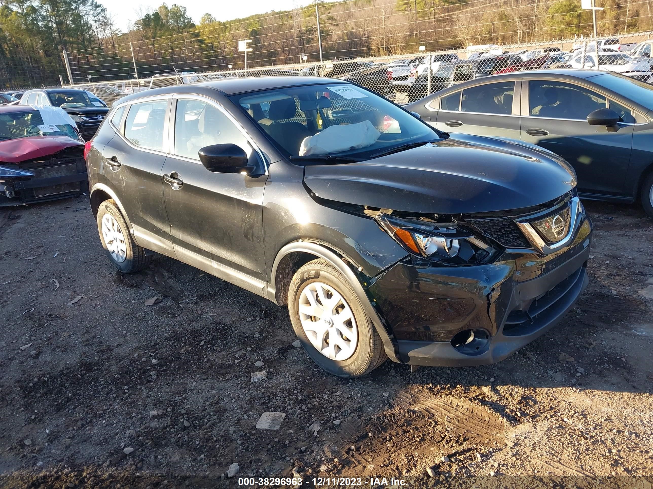 NISSAN ROGUE 2018 jn1bj1cp9jw150937