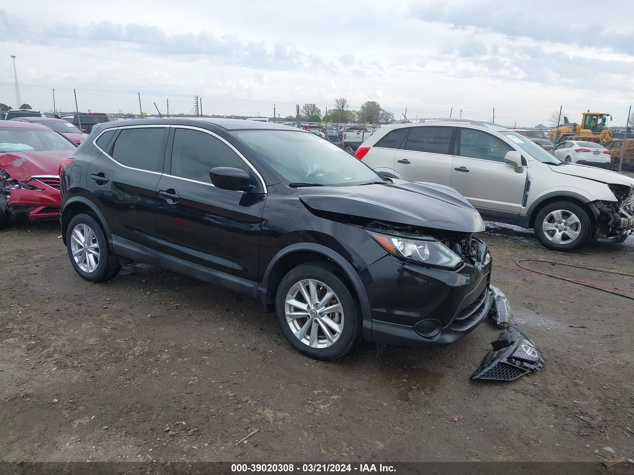 NISSAN ROGUE 2018 jn1bj1cp9jw183534